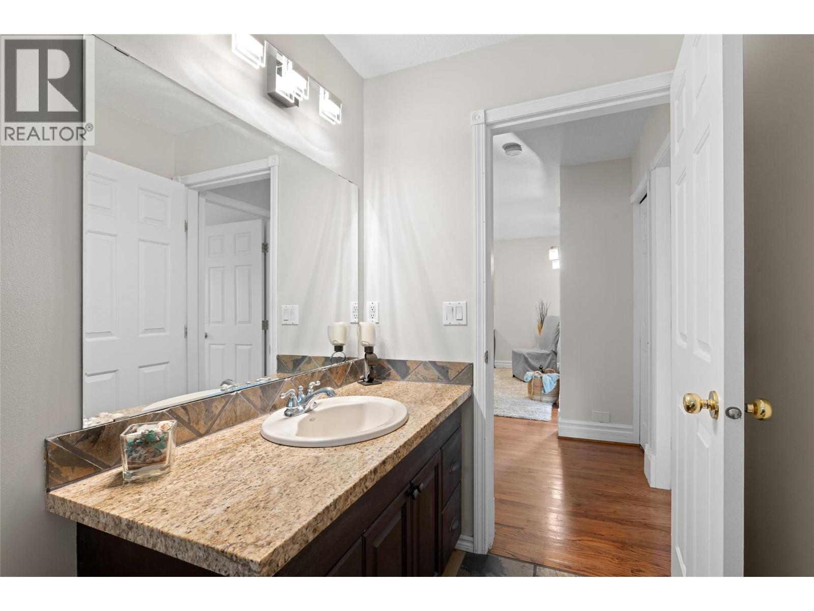 Picture for 1988 Abel  Street https://www.cirrealty.ca/reb/bc/3/10363773_34.jpg