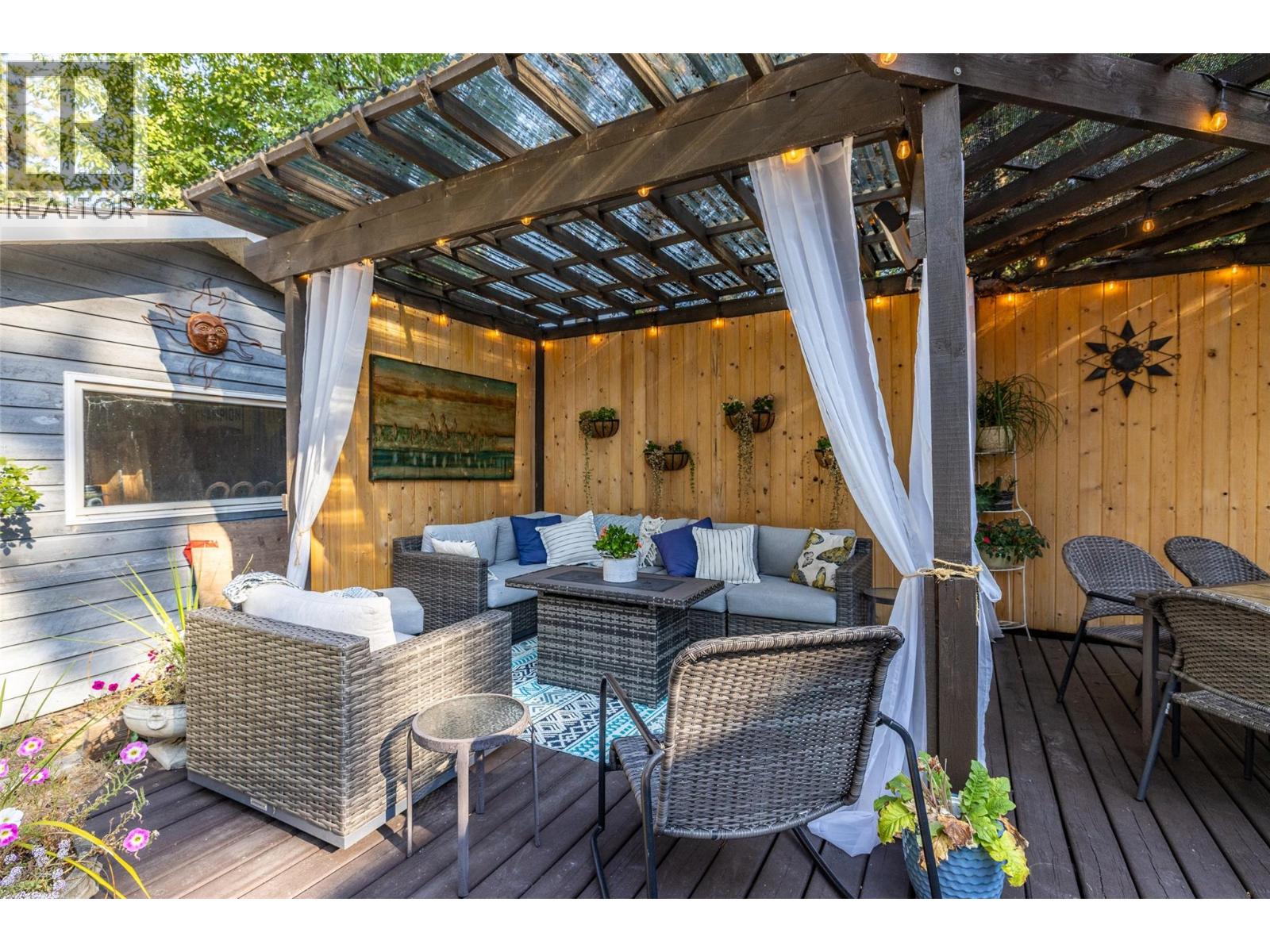 Picture for 1988 Abel  Street https://www.cirrealty.ca/reb/bc/3/10363773_43.jpg