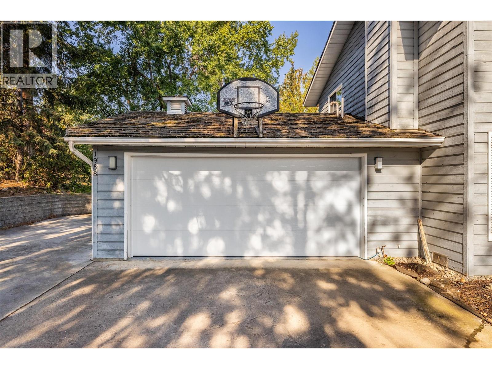 Picture for 1988 Abel  Street https://www.cirrealty.ca/reb/bc/3/10363773_60.jpg