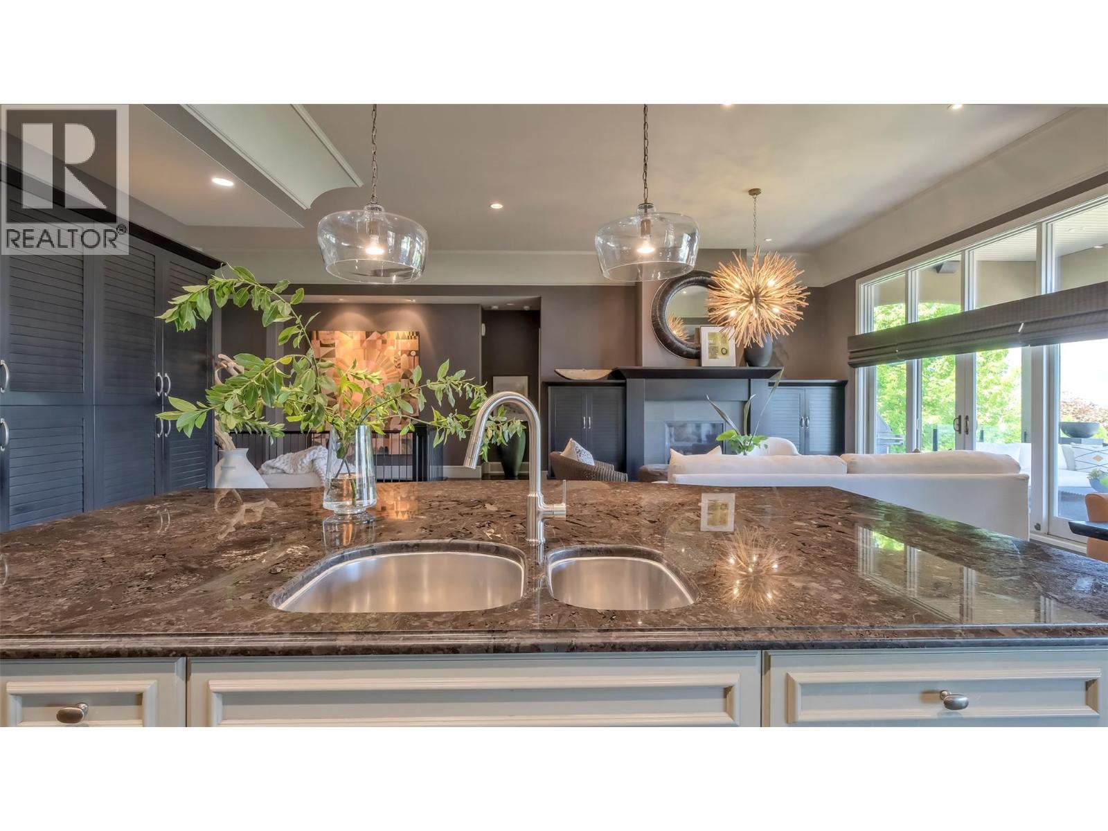 Picture for 1749 Capistrano  Drive https://www.cirrealty.ca/reb/bc/3/10363783_19.jpg