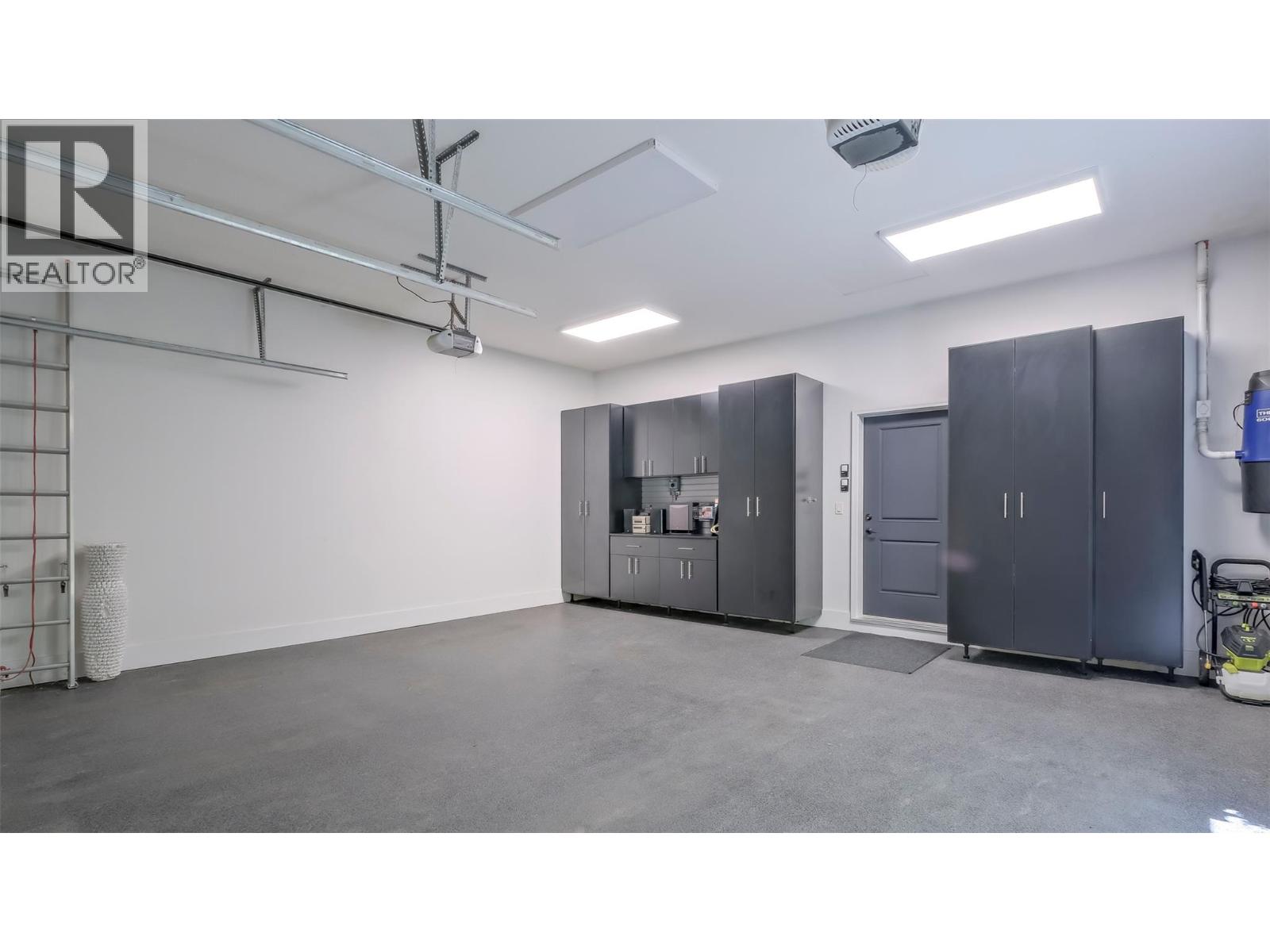 Picture for 1749 Capistrano  Drive https://www.cirrealty.ca/reb/bc/3/10363783_70.jpg