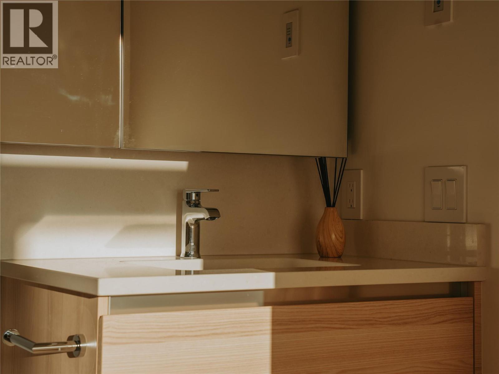 Picture for Unit #1702, 1626 Water  Street https://www.cirrealty.ca/reb/bc/3/10363793_25.jpg