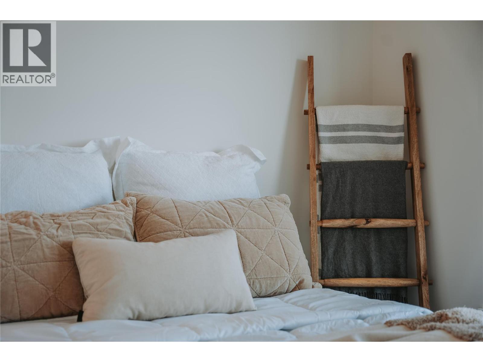 Picture for Unit #1702, 1626 Water  Street https://www.cirrealty.ca/reb/bc/3/10363793_29.jpg