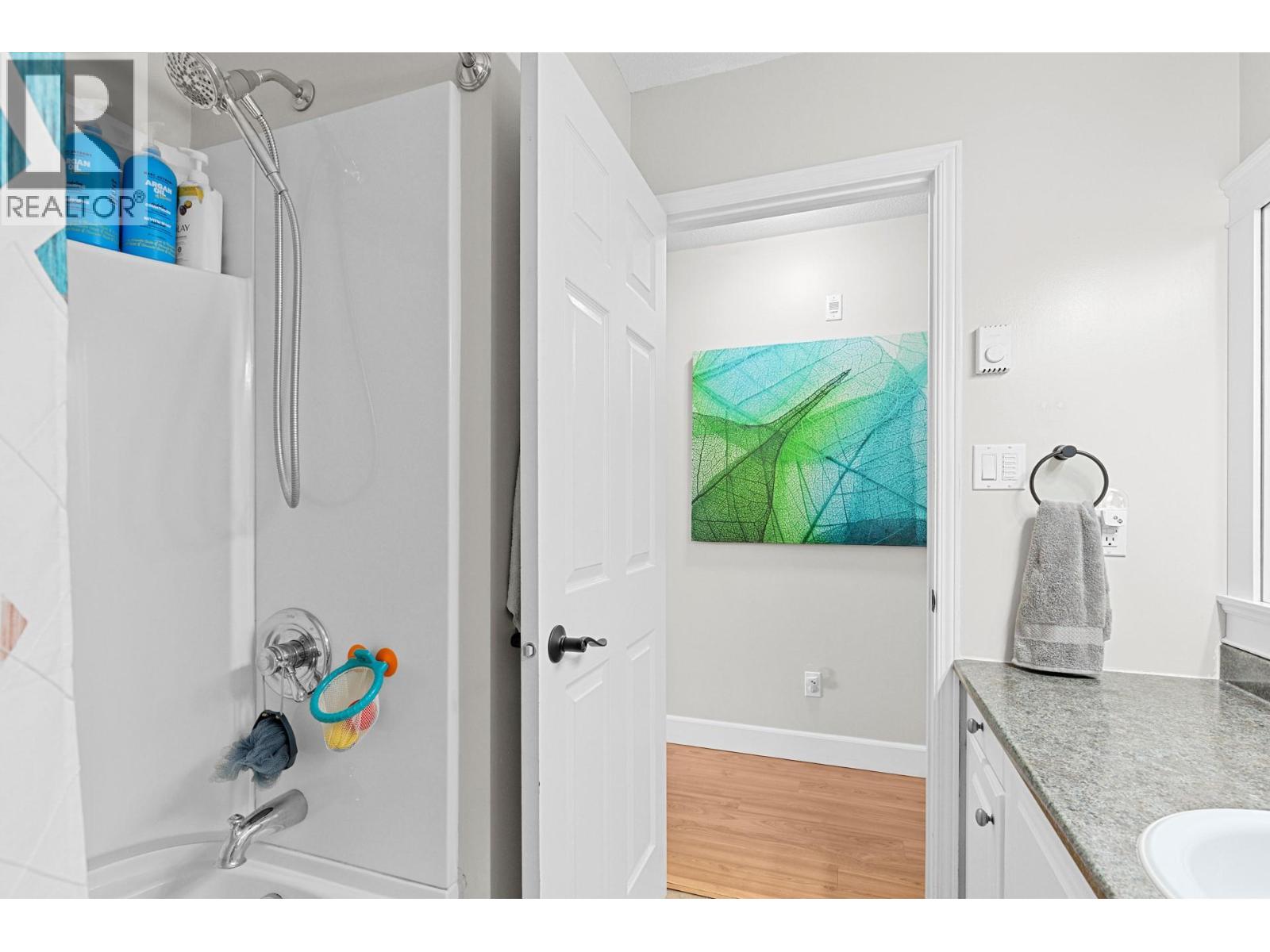 Picture for Unit #209, 400 Sutton  Crescent https://www.cirrealty.ca/reb/bc/3/10363993_27.jpg