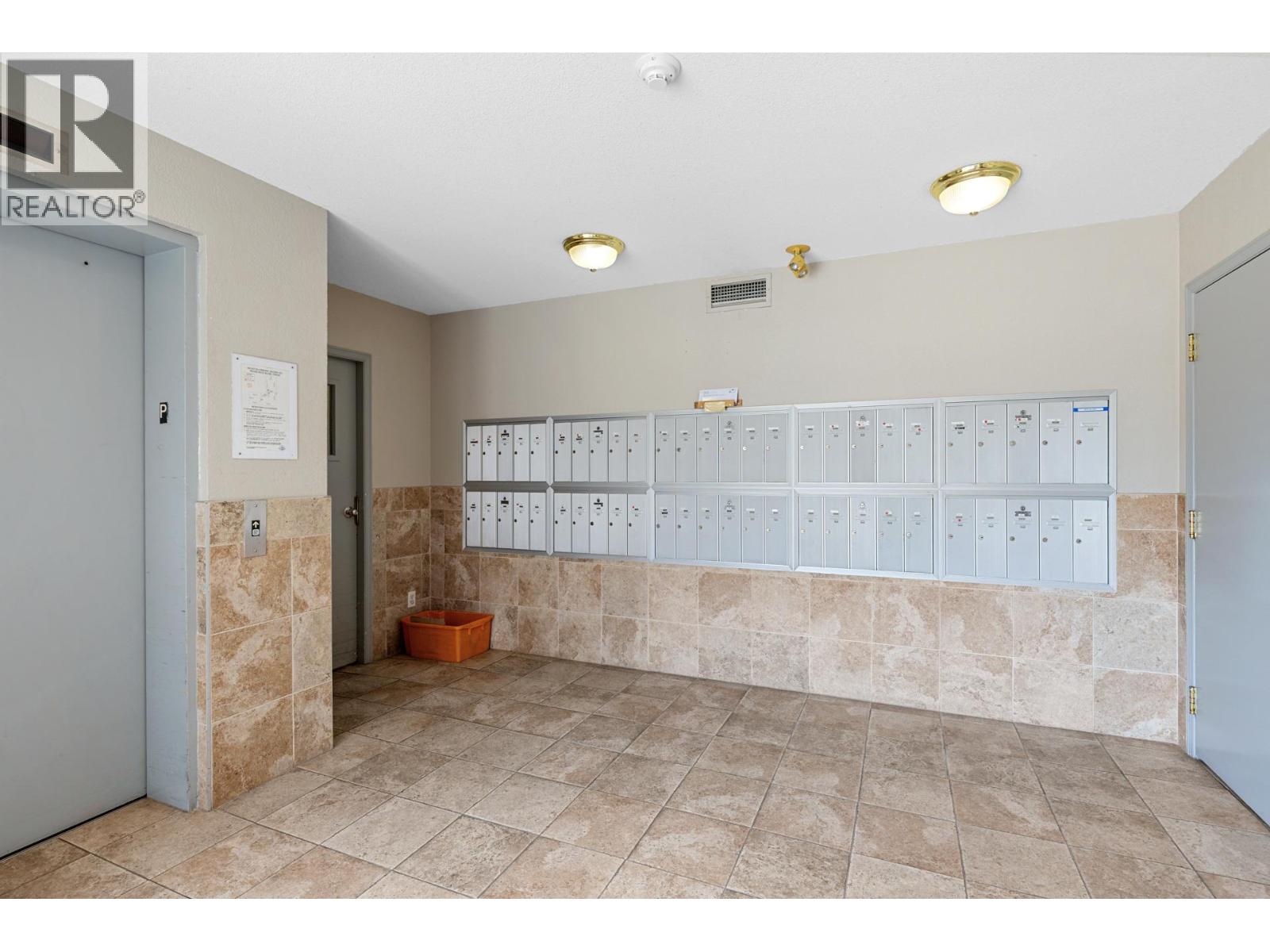 Picture for Unit #209, 400 Sutton  Crescent https://www.cirrealty.ca/reb/bc/3/10363993_39.jpg