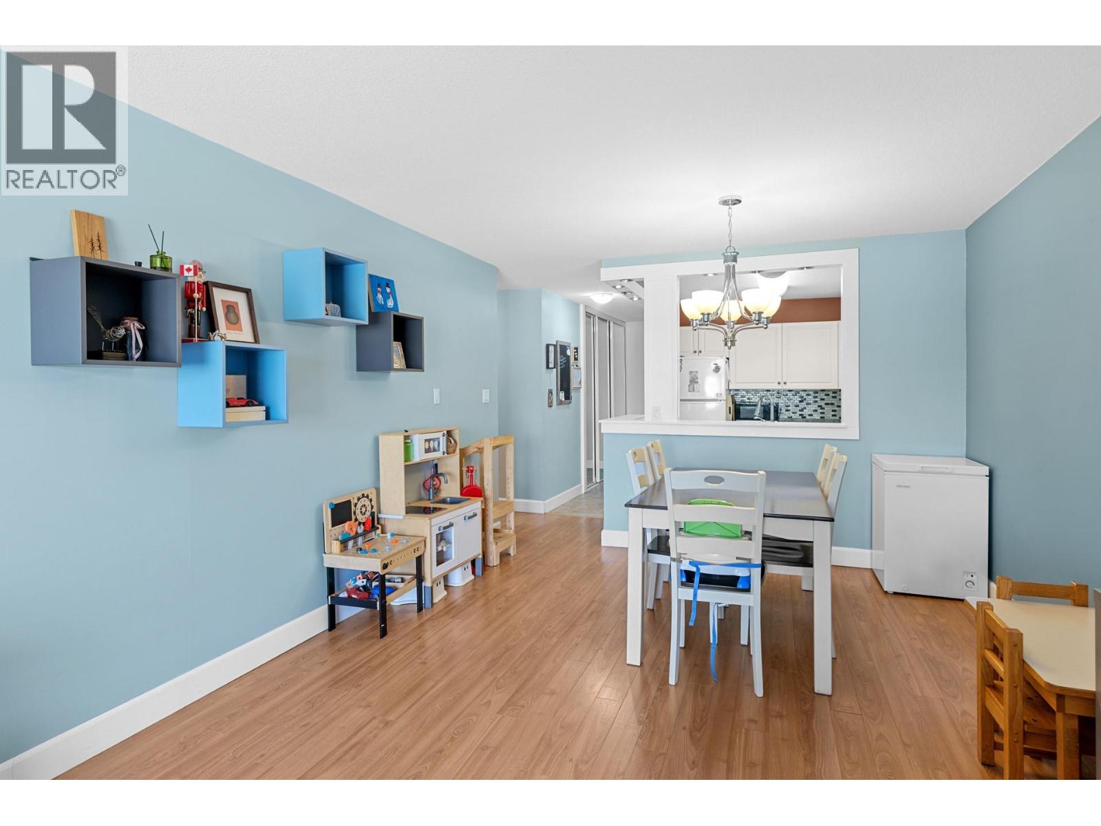 Picture for Unit #209, 400 Sutton  Crescent https://www.cirrealty.ca/reb/bc/3/10363993_8.jpg