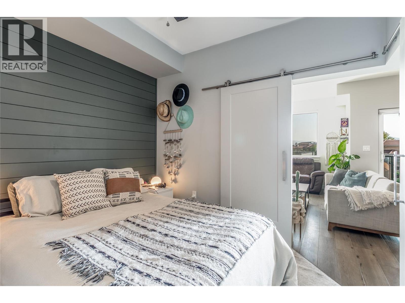 Picture for Unit #403, 3630 Mission Springs  Drive https://www.cirrealty.ca/reb/bc/3/10364113_14.jpg