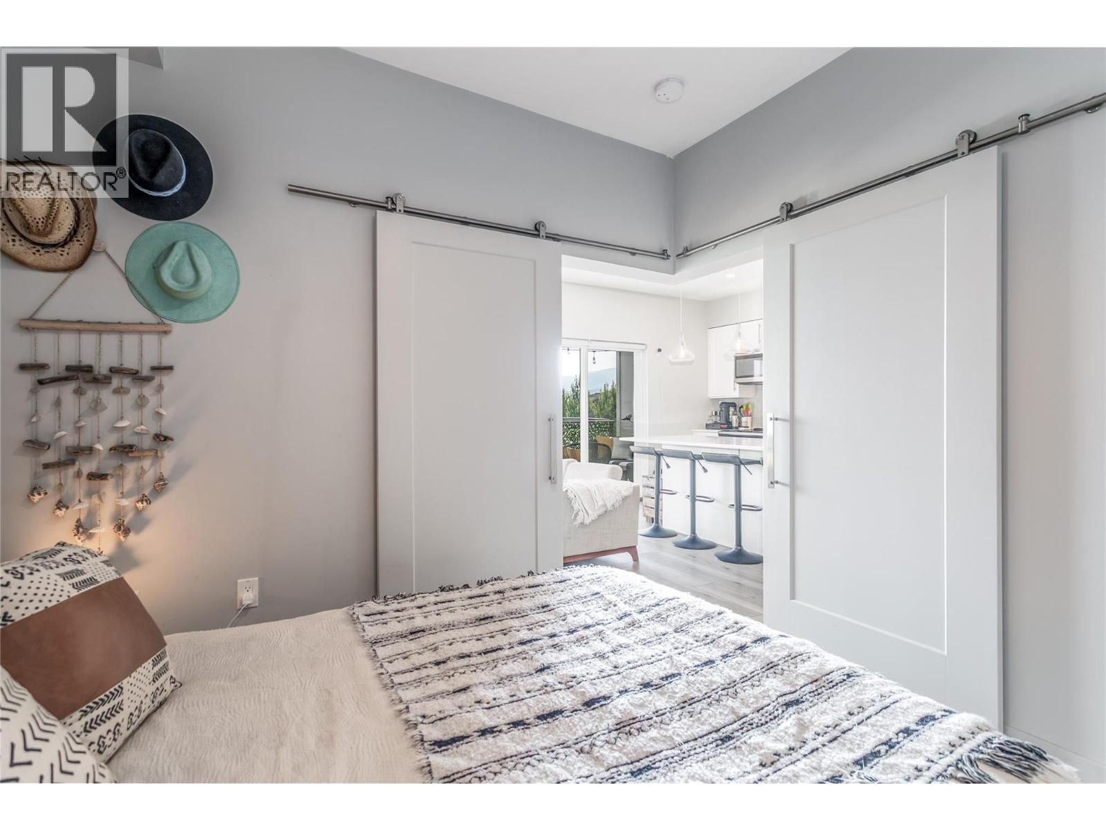 Picture for Unit #403, 3630 Mission Springs  Drive https://www.cirrealty.ca/reb/bc/3/10364113_15.jpg