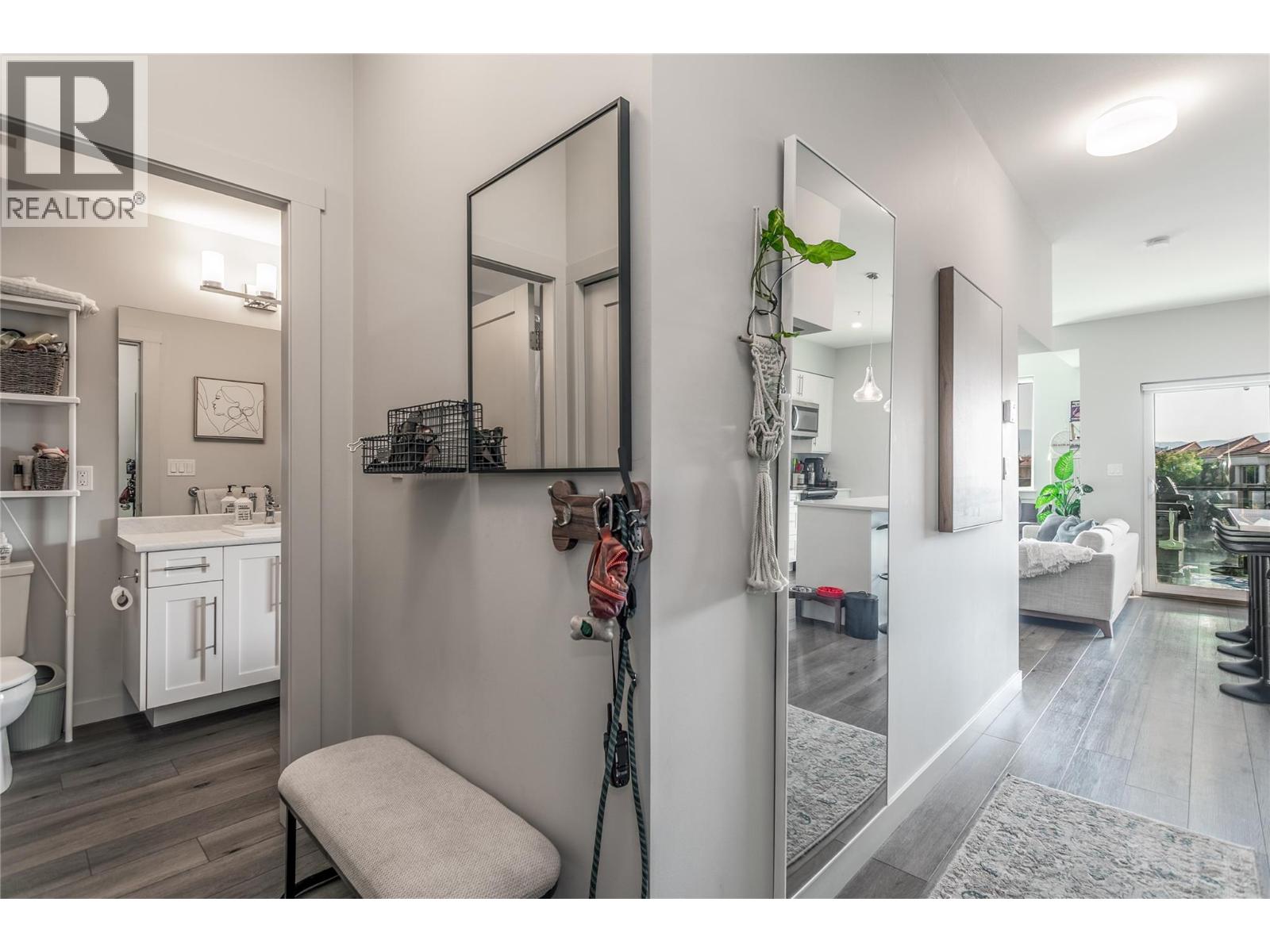 Picture for Unit #403, 3630 Mission Springs  Drive https://www.cirrealty.ca/reb/bc/3/10364113_19.jpg