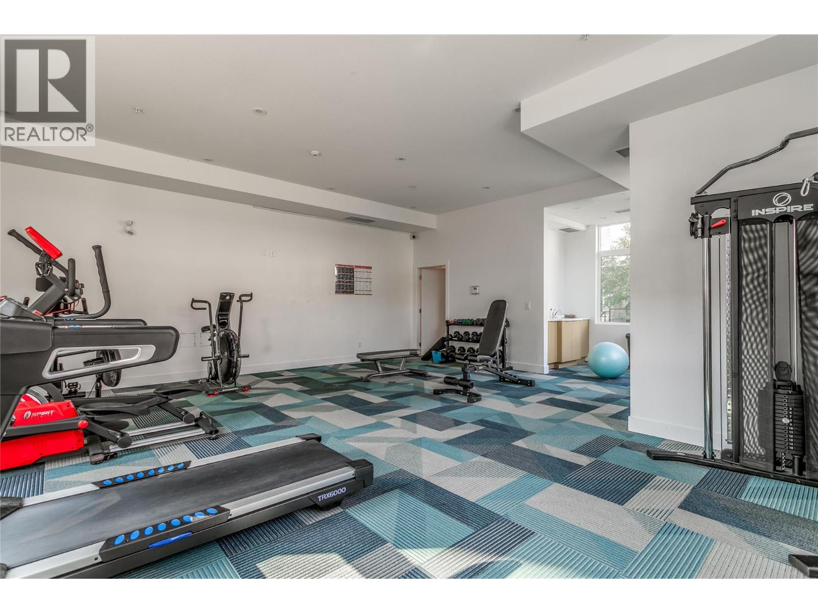 Picture for Unit #403, 3630 Mission Springs  Drive https://www.cirrealty.ca/reb/bc/3/10364113_25.jpg