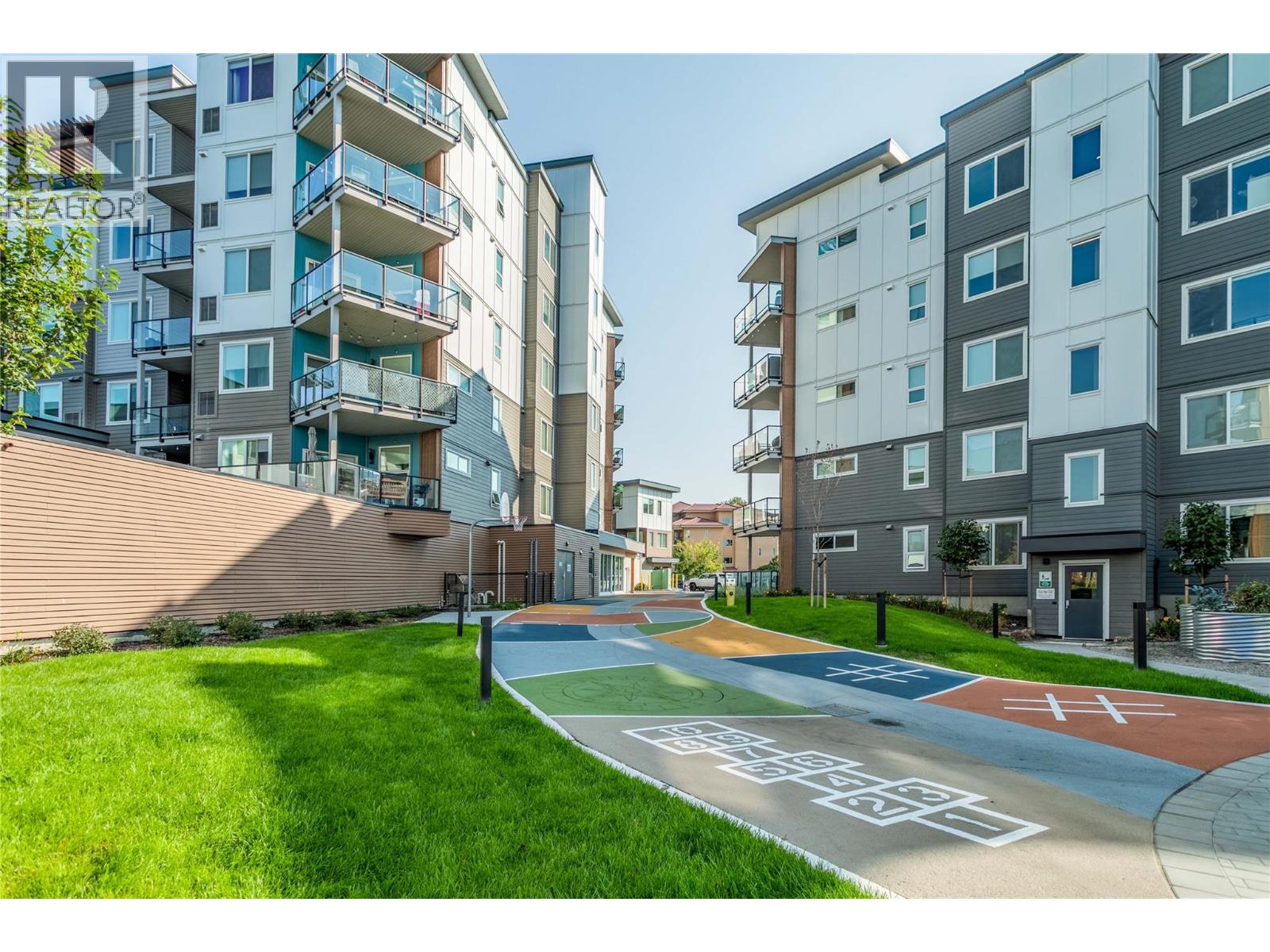 Picture for Unit #403, 3630 Mission Springs  Drive https://www.cirrealty.ca/reb/bc/3/10364113_31.jpg