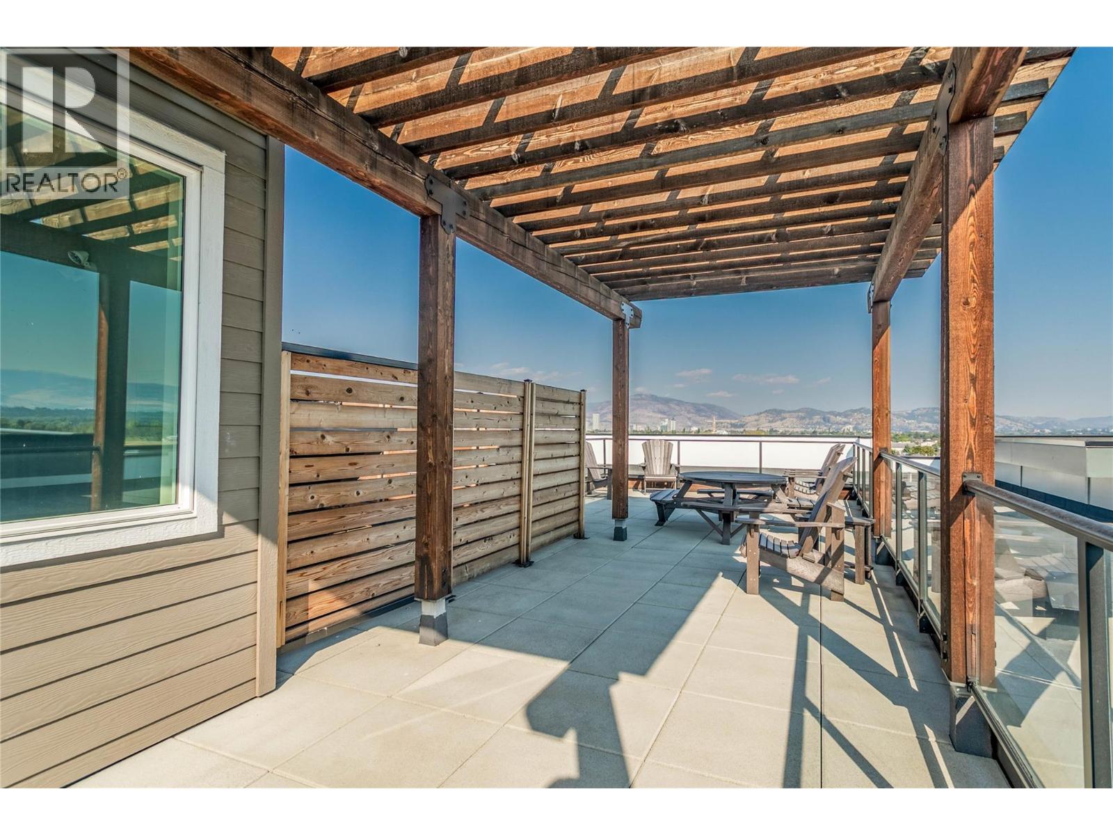 Picture for Unit #403, 3630 Mission Springs  Drive https://www.cirrealty.ca/reb/bc/3/10364113_34.jpg