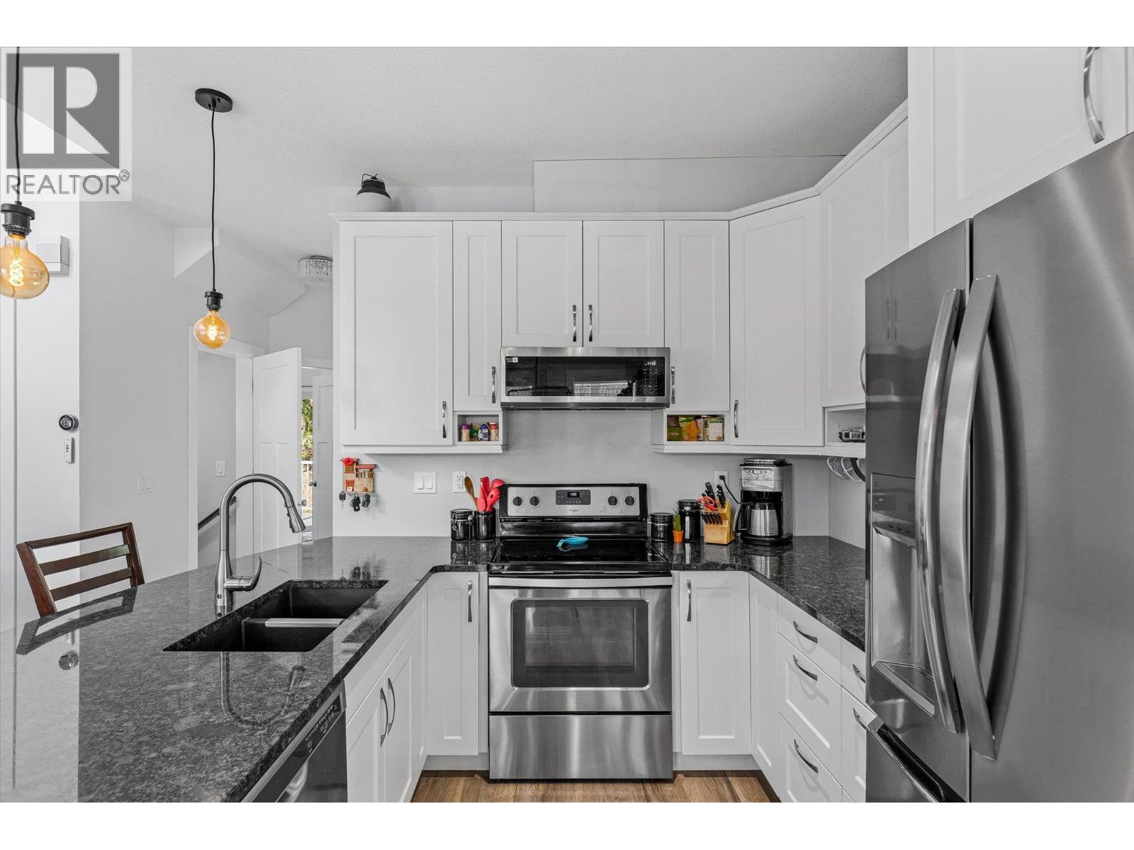 Picture for Unit #410, 6956 Terazona  Loop https://www.cirrealty.ca/reb/bc/3/10364183_14.jpg