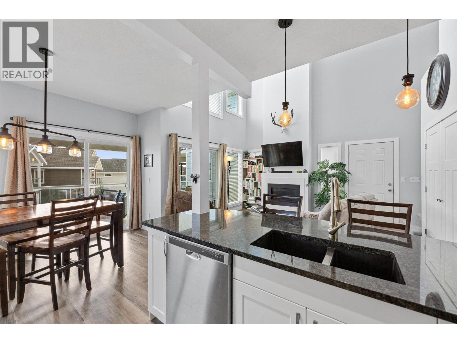 Picture for Unit #410, 6956 Terazona  Loop https://www.cirrealty.ca/reb/bc/3/10364183_15.jpg