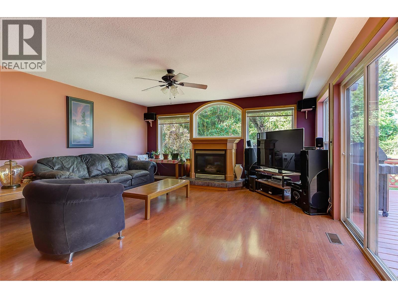 Picture for 3982 Hitchner  Road https://www.cirrealty.ca/reb/bc/3/10364353_10.jpg