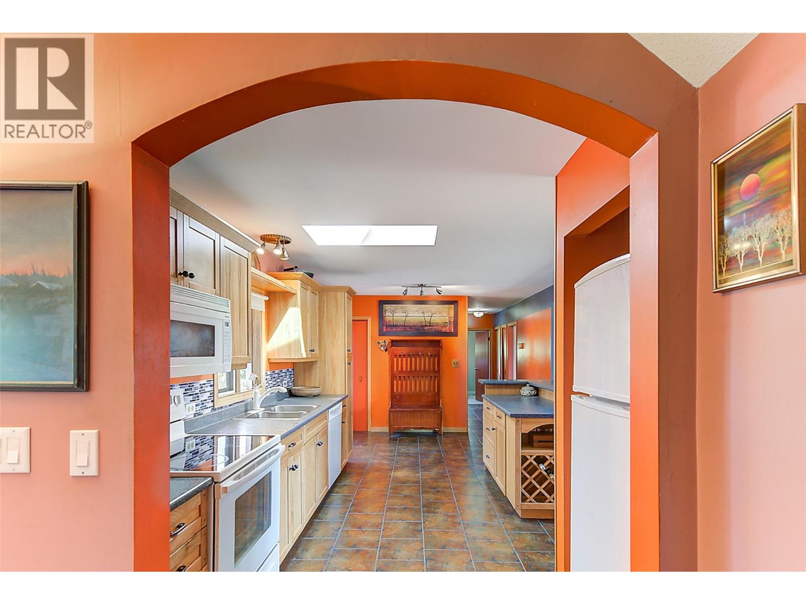 Picture for 3982 Hitchner  Road https://www.cirrealty.ca/reb/bc/3/10364353_39.jpg