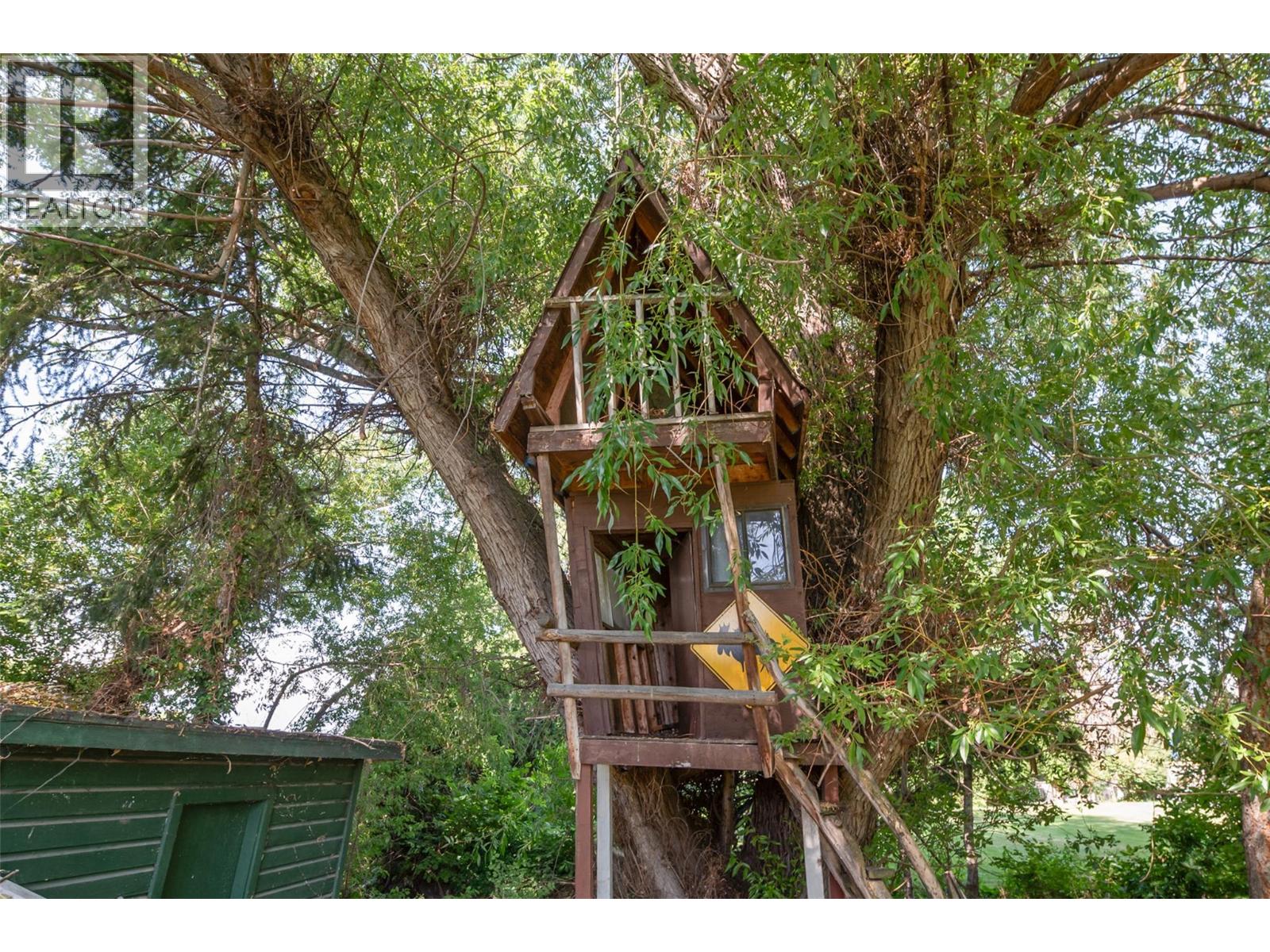 Picture for 3982 Hitchner  Road https://www.cirrealty.ca/reb/bc/3/10364353_44.jpg