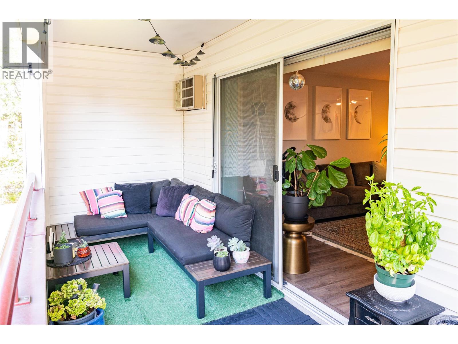 Picture for Unit #304, 240 Hollywood  RoadN https://www.cirrealty.ca/reb/bc/3/10364363_16.jpg