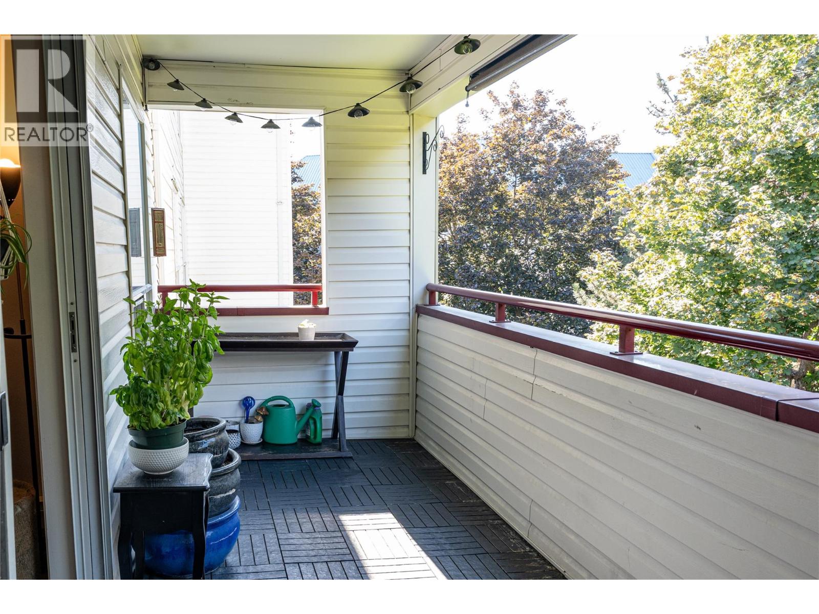 Picture for Unit #304, 240 Hollywood  RoadN https://www.cirrealty.ca/reb/bc/3/10364363_17.jpg