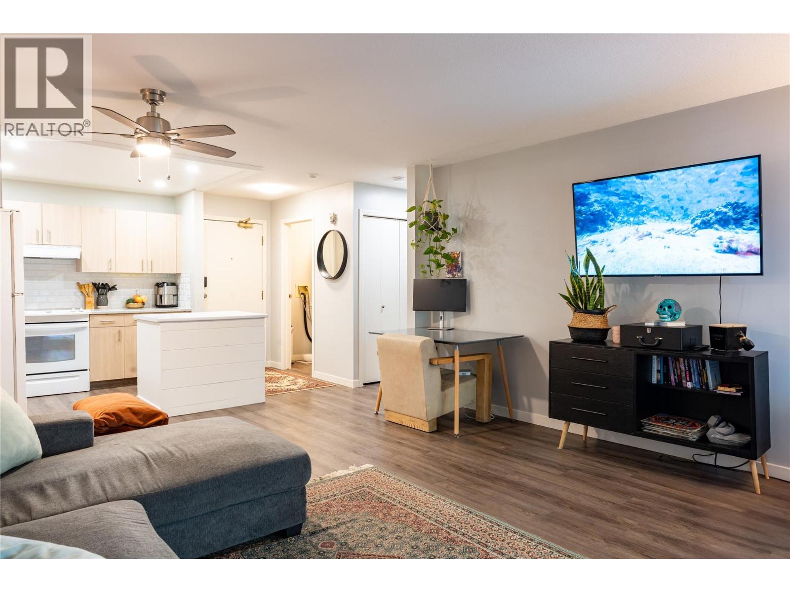 Picture for Unit #304, 240 Hollywood  RoadN https://www.cirrealty.ca/reb/bc/3/10364363_18.jpg