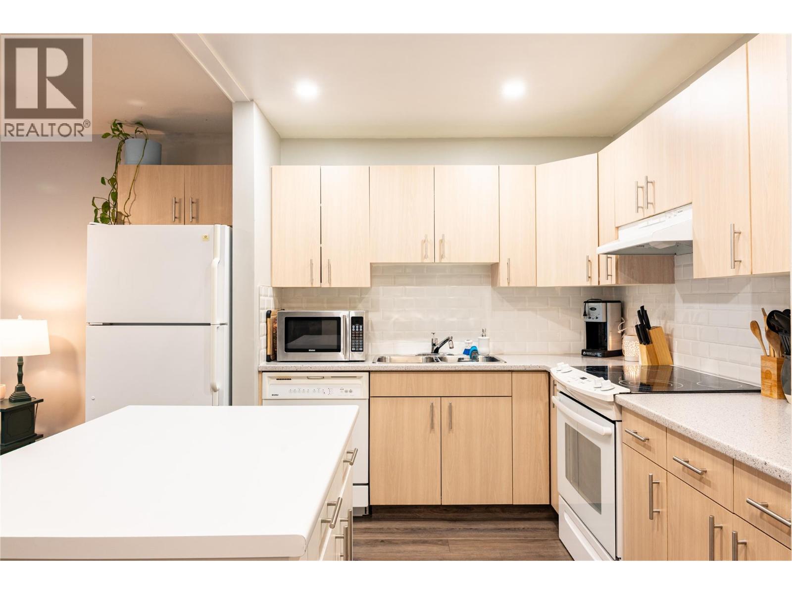 Picture for Unit #304, 240 Hollywood  RoadN