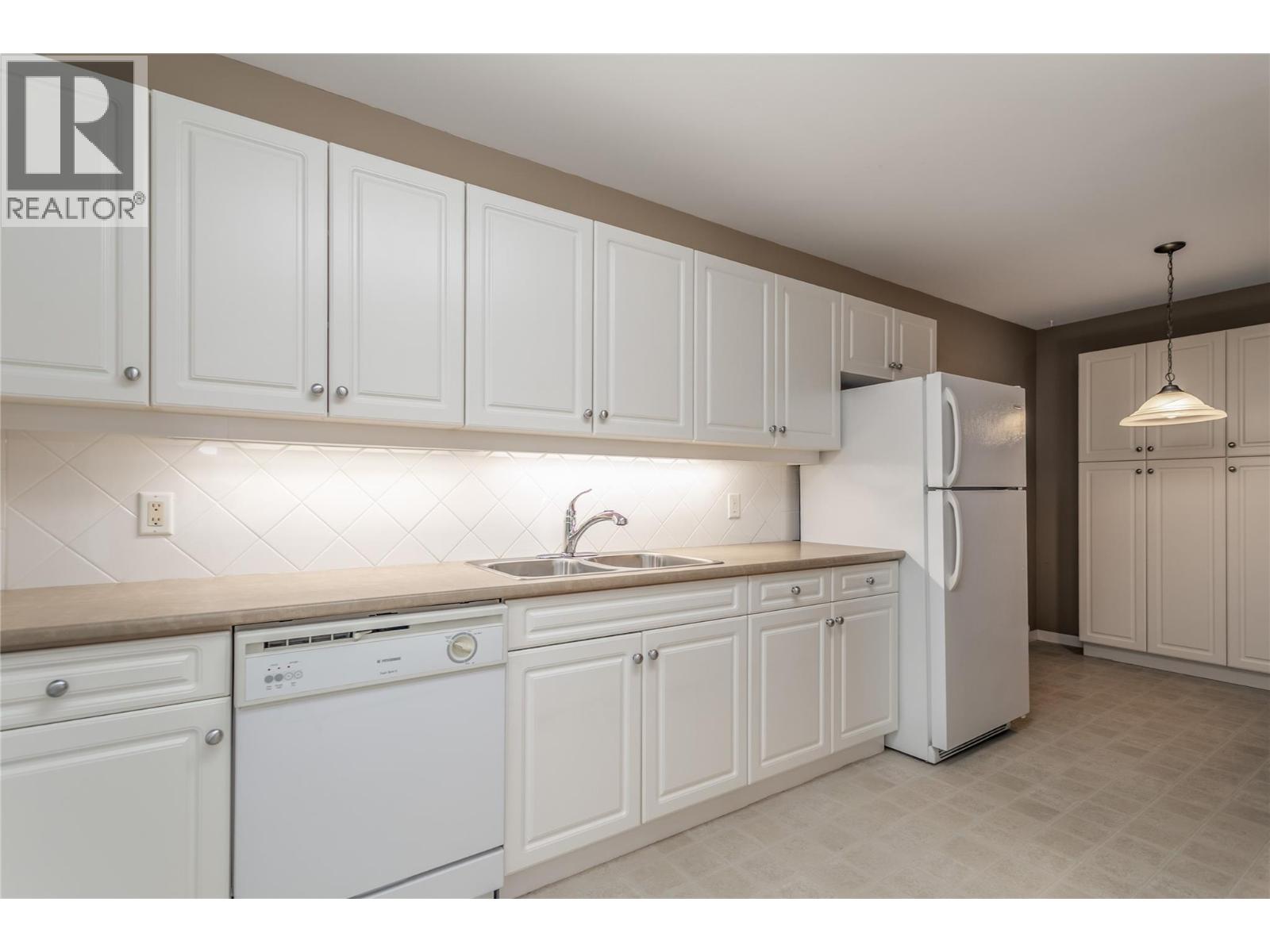 Picture for Unit #202, 303 Whitman  Road https://www.cirrealty.ca/reb/bc/3/10364583_11.jpg