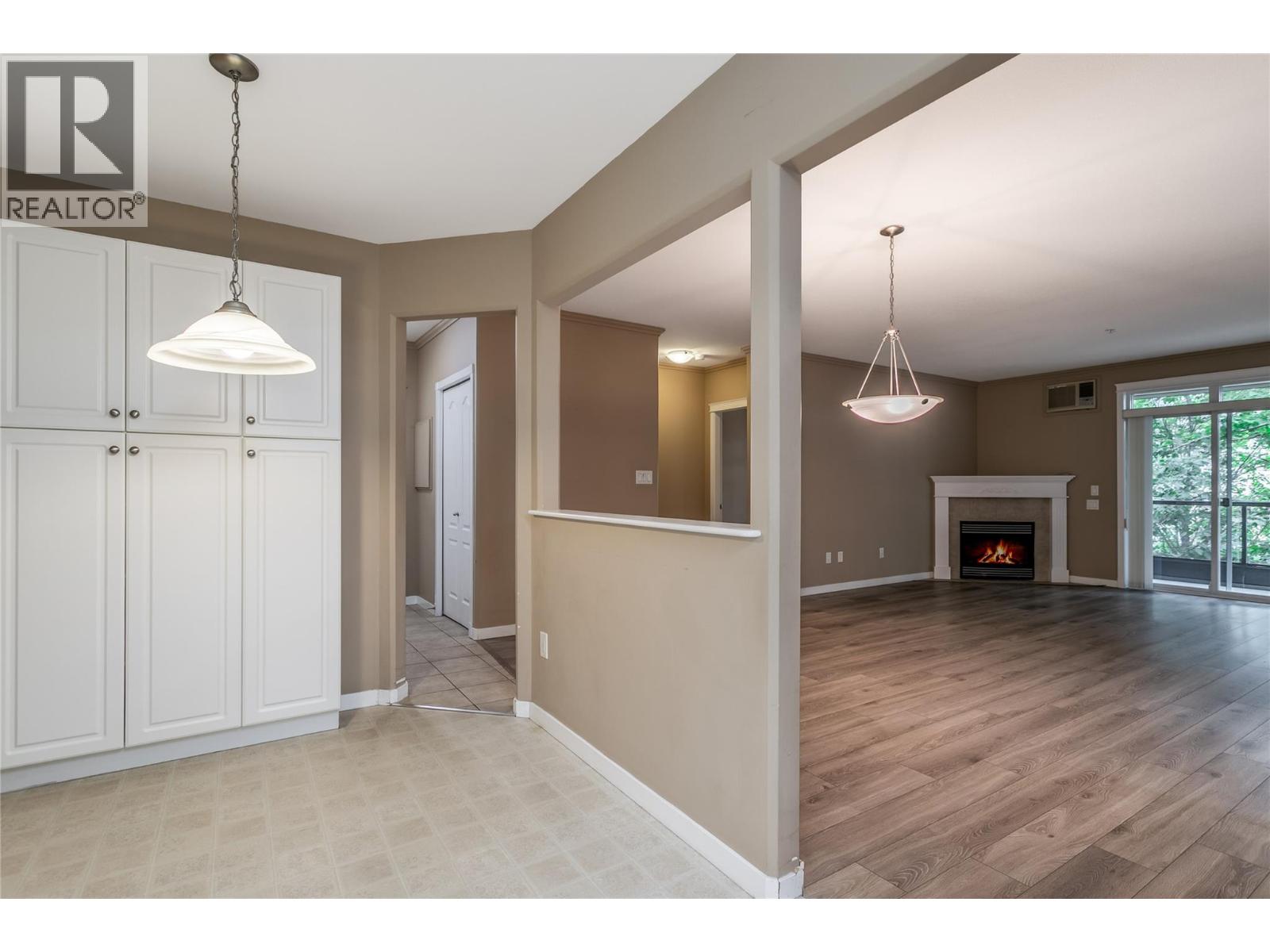 Picture for Unit #202, 303 Whitman  Road https://www.cirrealty.ca/reb/bc/3/10364583_15.jpg