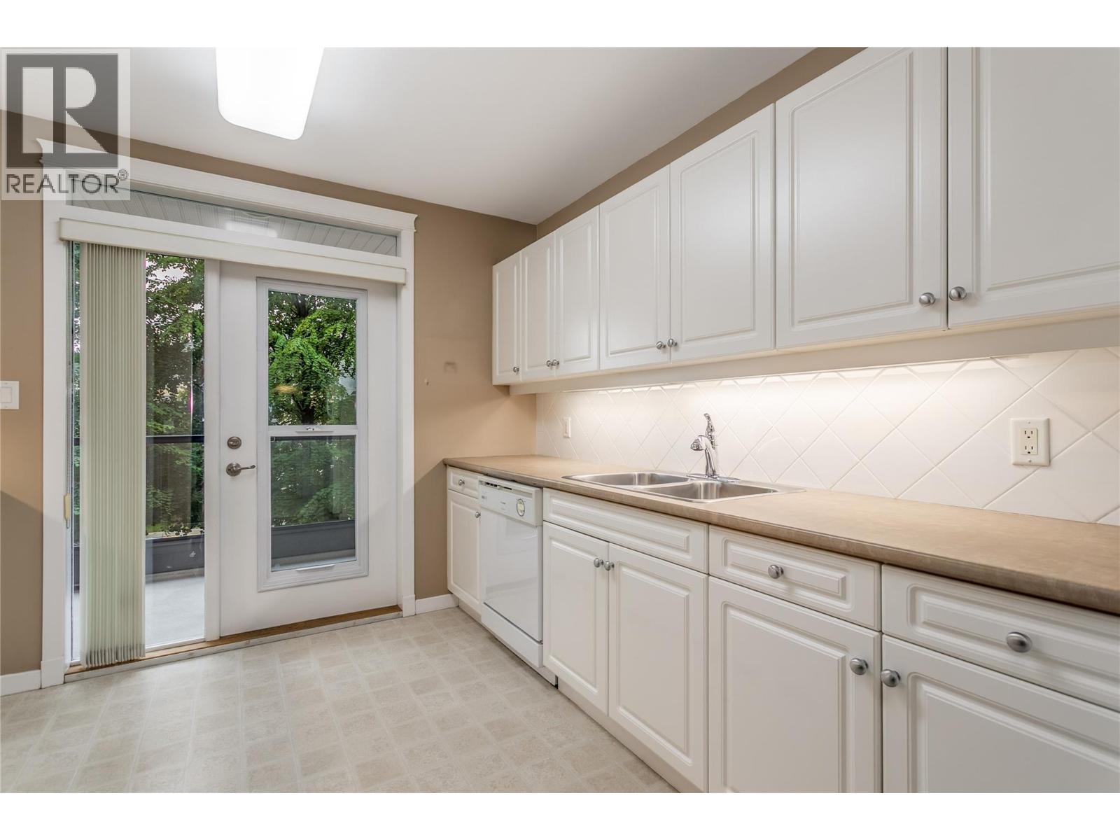 Picture for Unit #202, 303 Whitman  Road https://www.cirrealty.ca/reb/bc/3/10364583_7.jpg