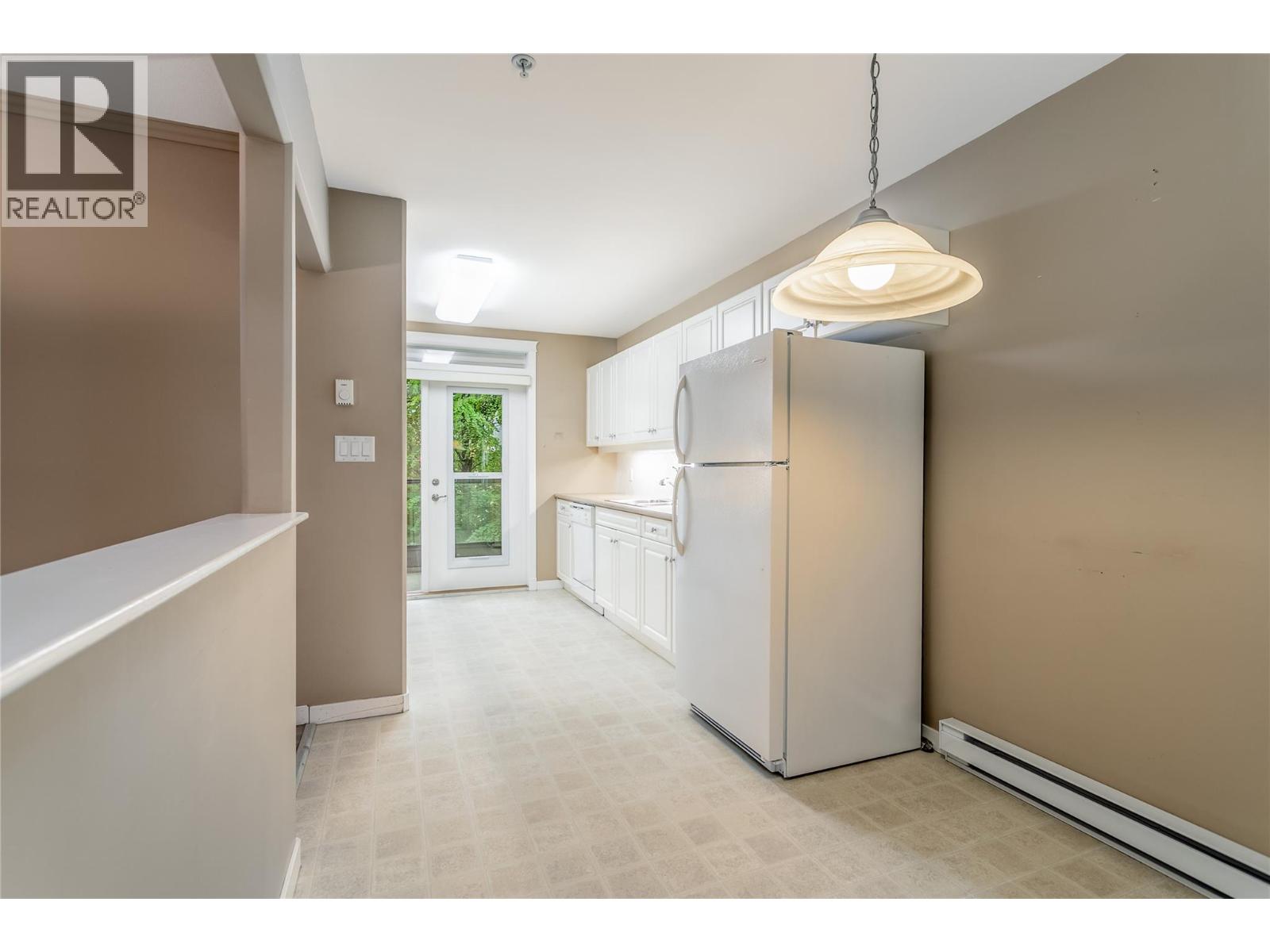 Picture for Unit #202, 303 Whitman  Road https://www.cirrealty.ca/reb/bc/3/10364583_8.jpg