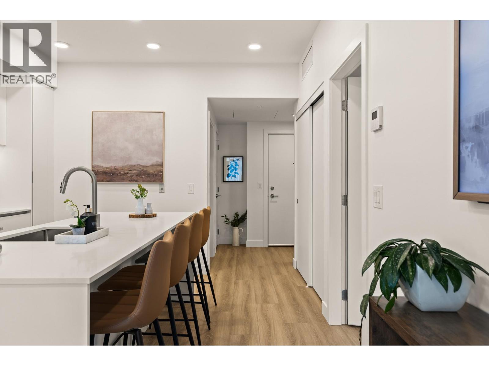 Picture for Unit #403, 2780 Olalla  Road https://www.cirrealty.ca/reb/bc/3/10364623_10.jpg