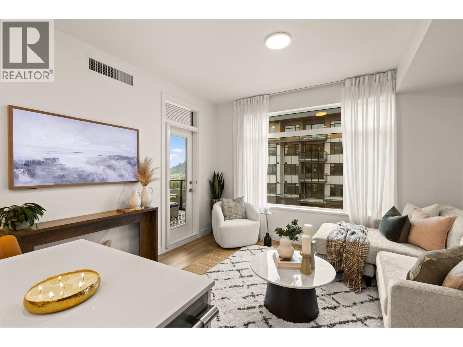 Picture for Unit #403, 2780 Olalla  Road https://www.cirrealty.ca/reb/bc/3/10364623_13.jpg
