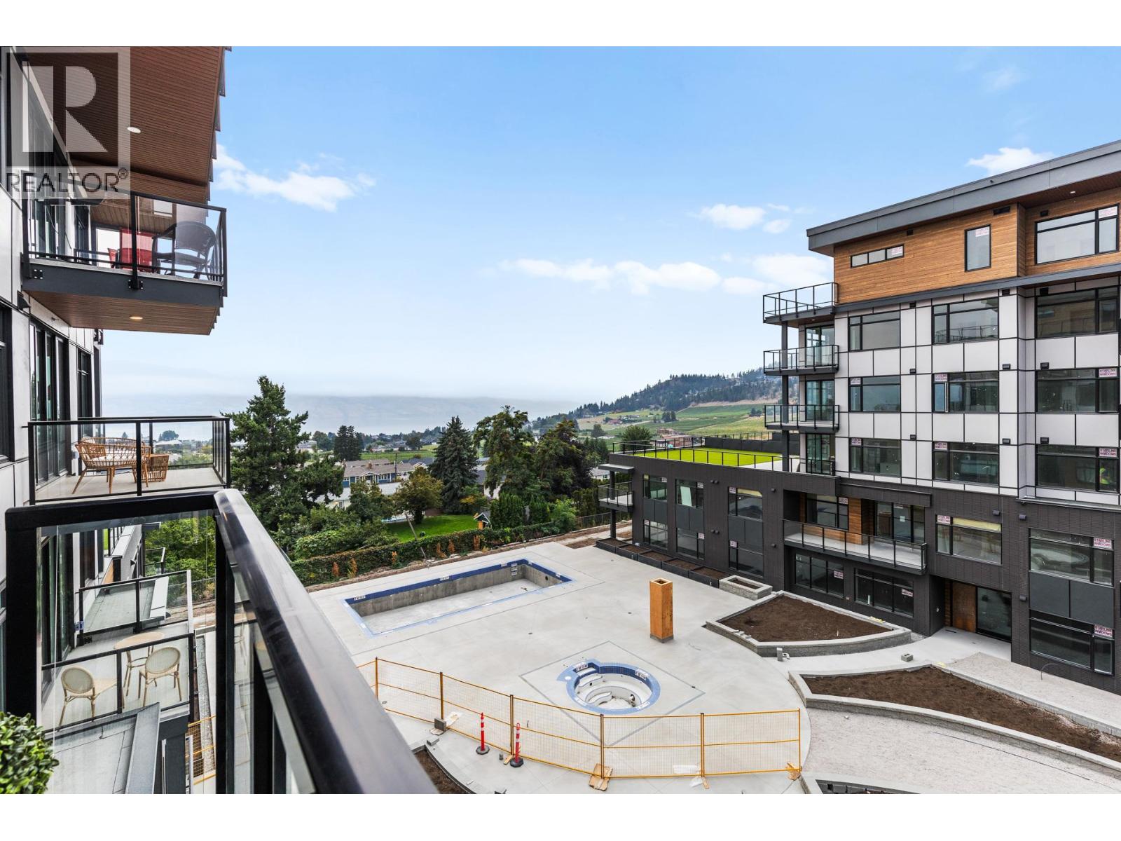 Picture for Unit #403, 2780 Olalla  Road https://www.cirrealty.ca/reb/bc/3/10364623_27.jpg