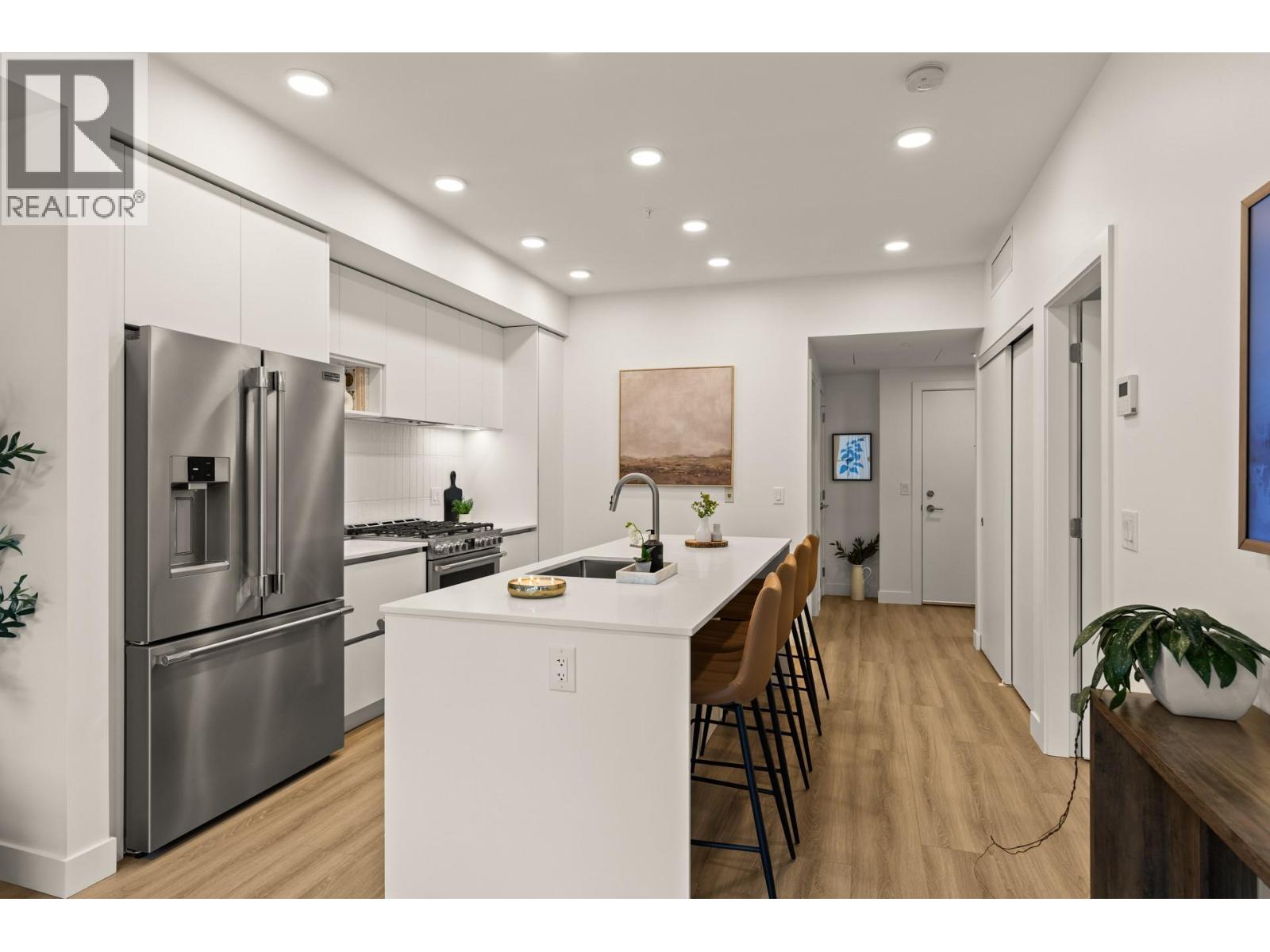 Picture for Unit #403, 2780 Olalla  Road https://www.cirrealty.ca/reb/bc/3/10364623_3.jpg