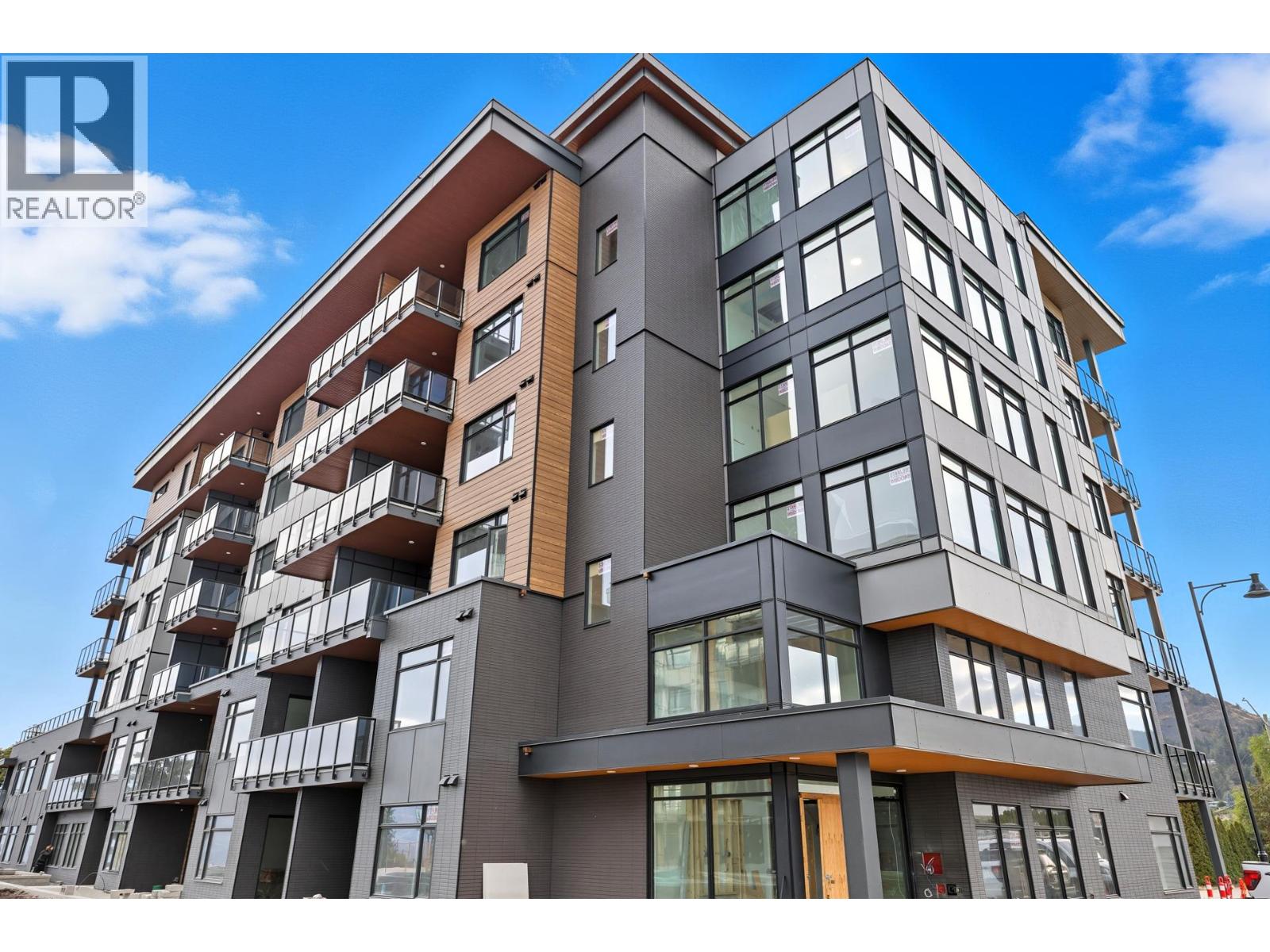 Picture for Unit #403, 2780 Olalla  Road https://www.cirrealty.ca/reb/bc/3/10364623_31.jpg