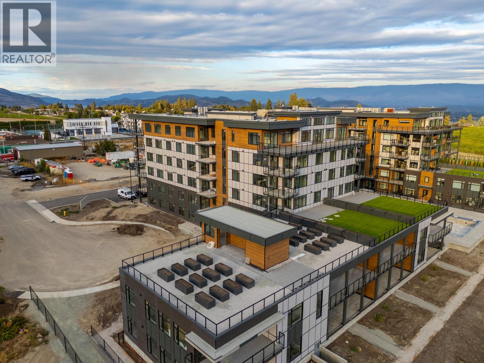 Picture for Unit #403, 2780 Olalla  Road https://www.cirrealty.ca/reb/bc/3/10364623_36.jpg