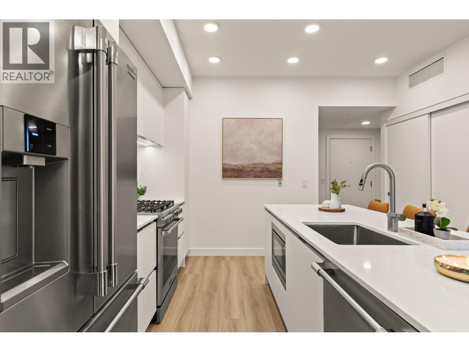 Picture for Unit #403, 2780 Olalla  Road https://www.cirrealty.ca/reb/bc/3/10364623_4.jpg