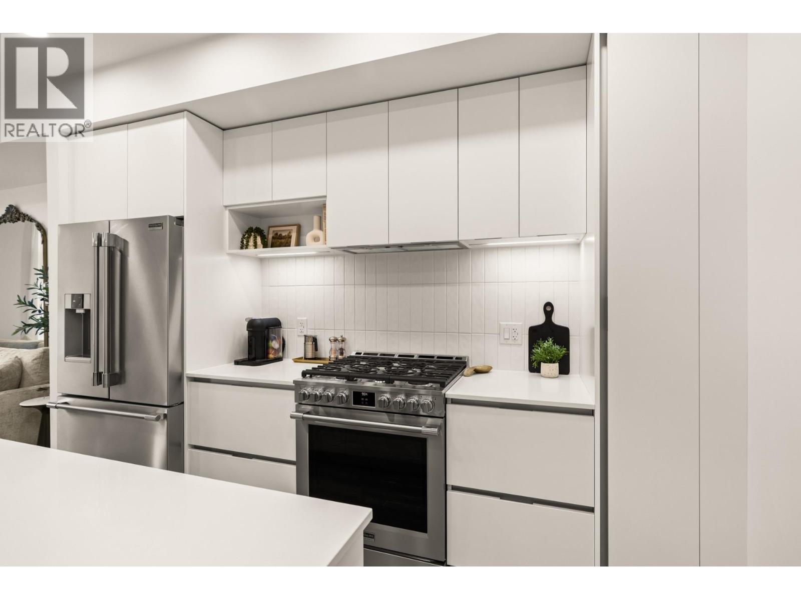 Picture for Unit #403, 2780 Olalla  Road https://www.cirrealty.ca/reb/bc/3/10364623_5.jpg