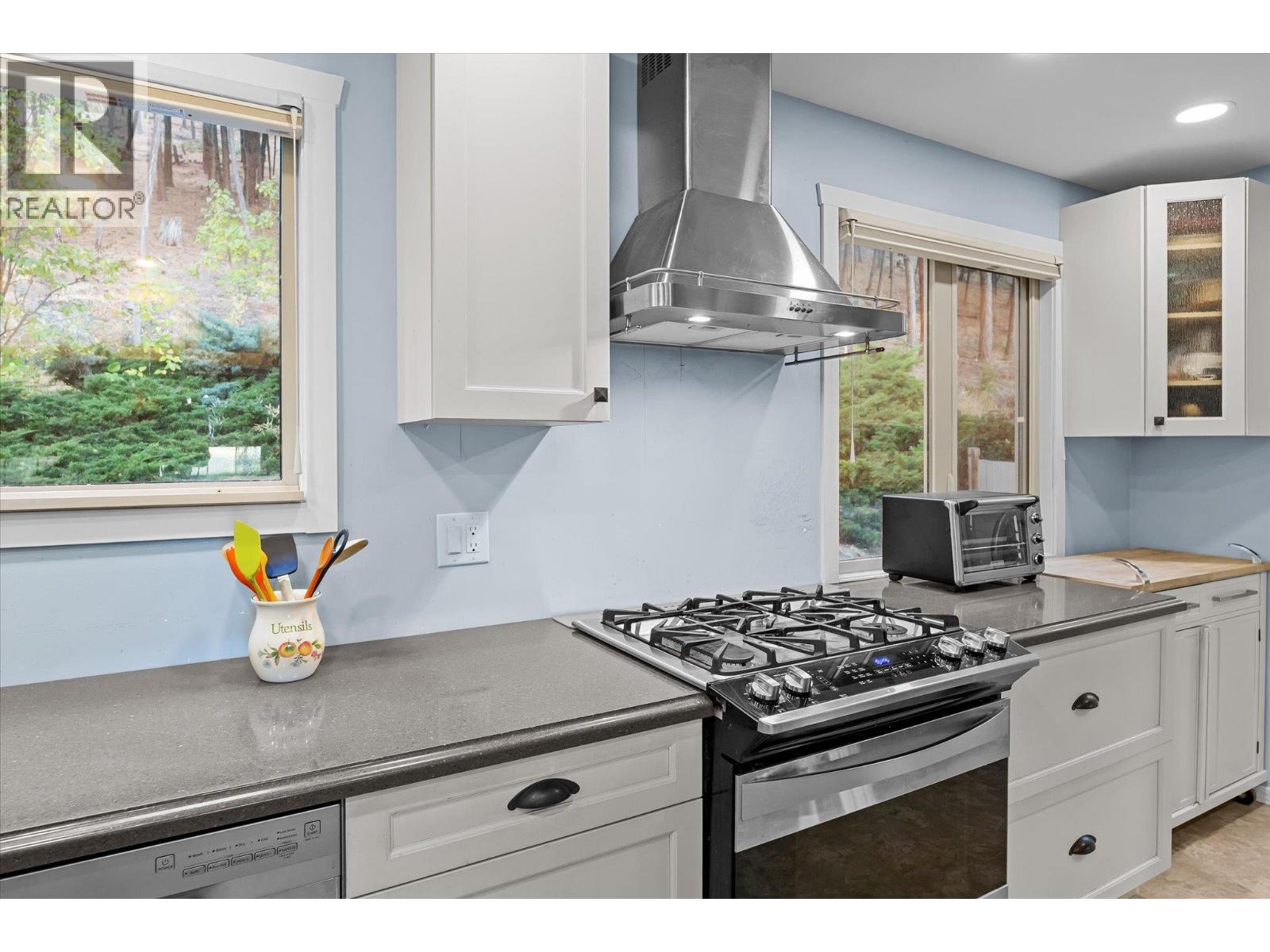 Picture for 1644 SCOTT  Crescent https://www.cirrealty.ca/reb/bc/3/10364713_13.jpg