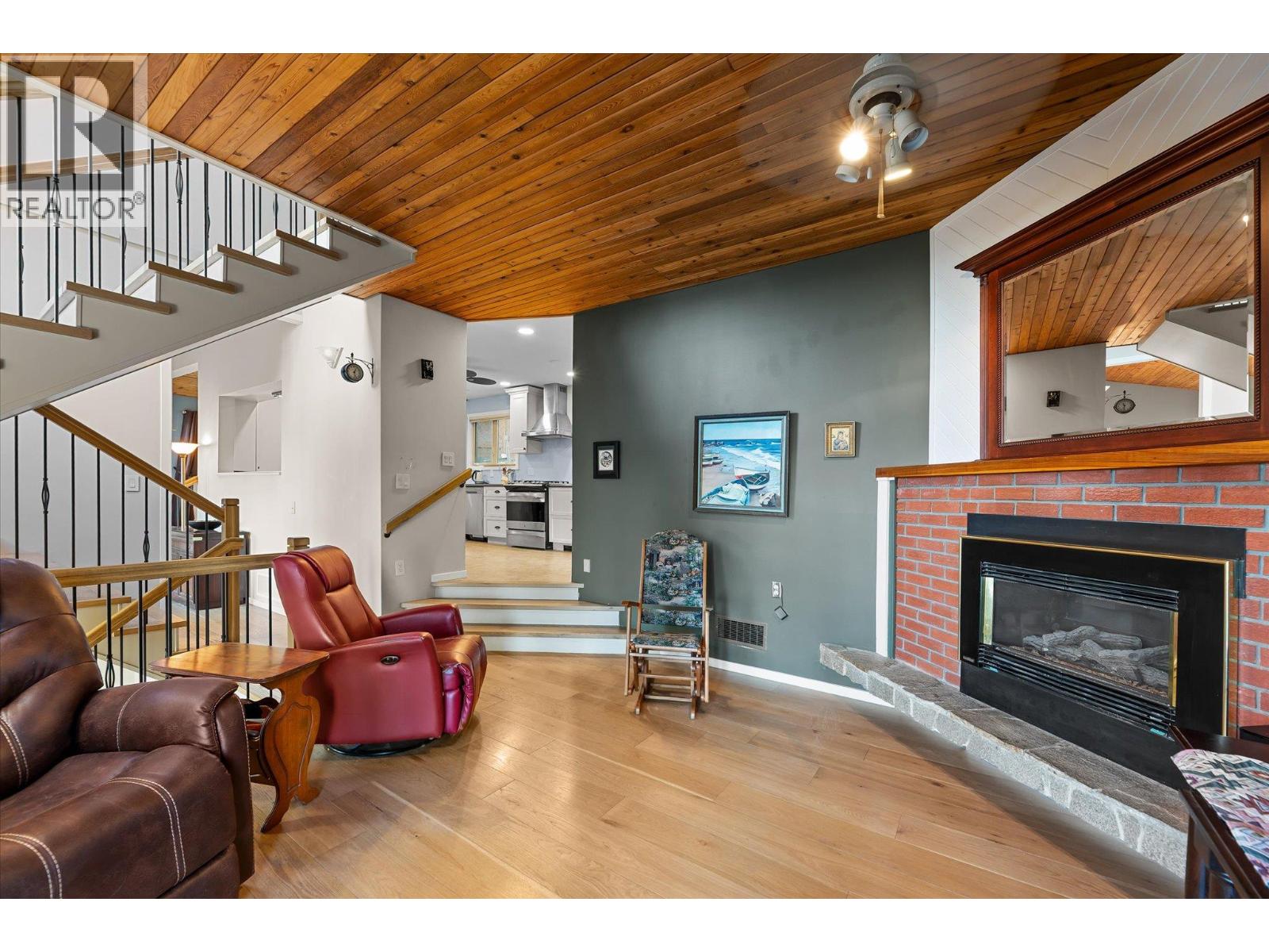Picture for 1644 SCOTT  Crescent https://www.cirrealty.ca/reb/bc/3/10364713_17.jpg