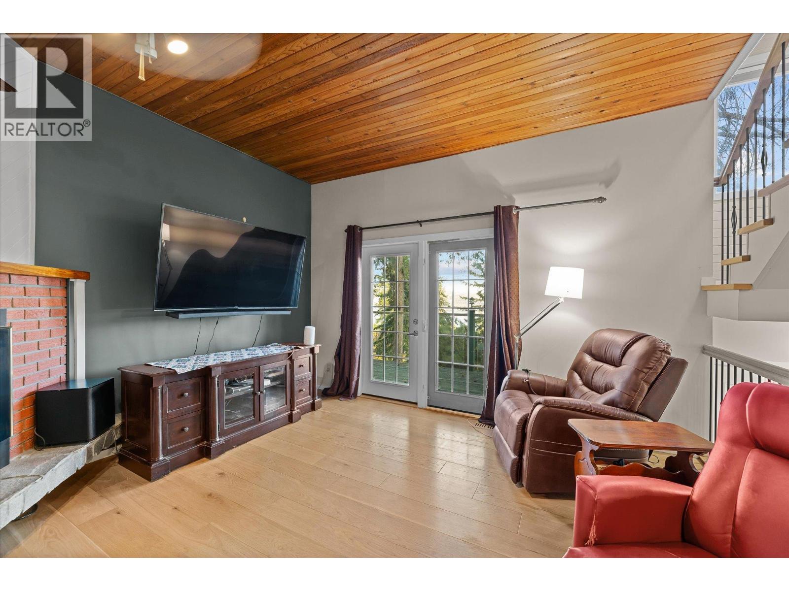 Picture for 1644 SCOTT  Crescent https://www.cirrealty.ca/reb/bc/3/10364713_19.jpg