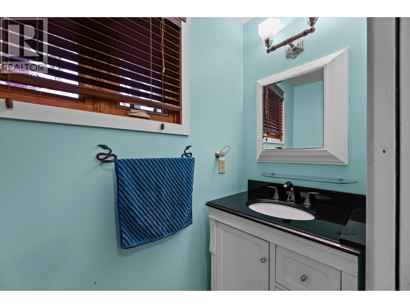 Picture for 1644 SCOTT  Crescent https://www.cirrealty.ca/reb/bc/3/10364713_23.jpg