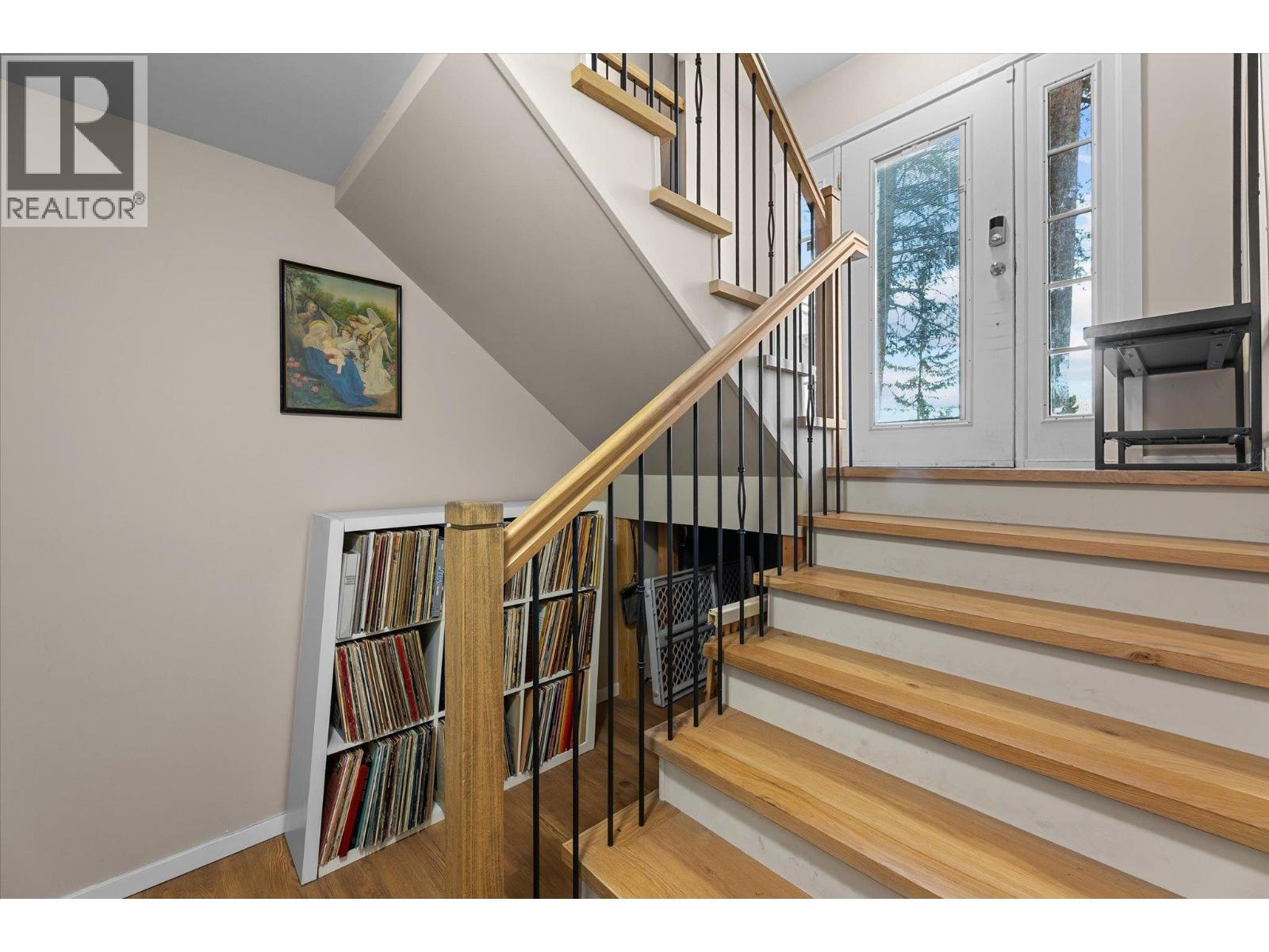 Picture for 1644 SCOTT  Crescent https://www.cirrealty.ca/reb/bc/3/10364713_29.jpg