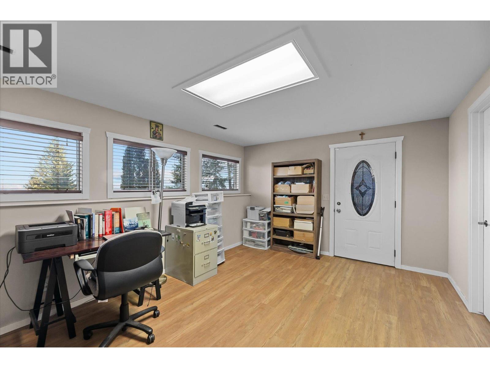 Picture for 1644 SCOTT  Crescent https://www.cirrealty.ca/reb/bc/3/10364713_31.jpg