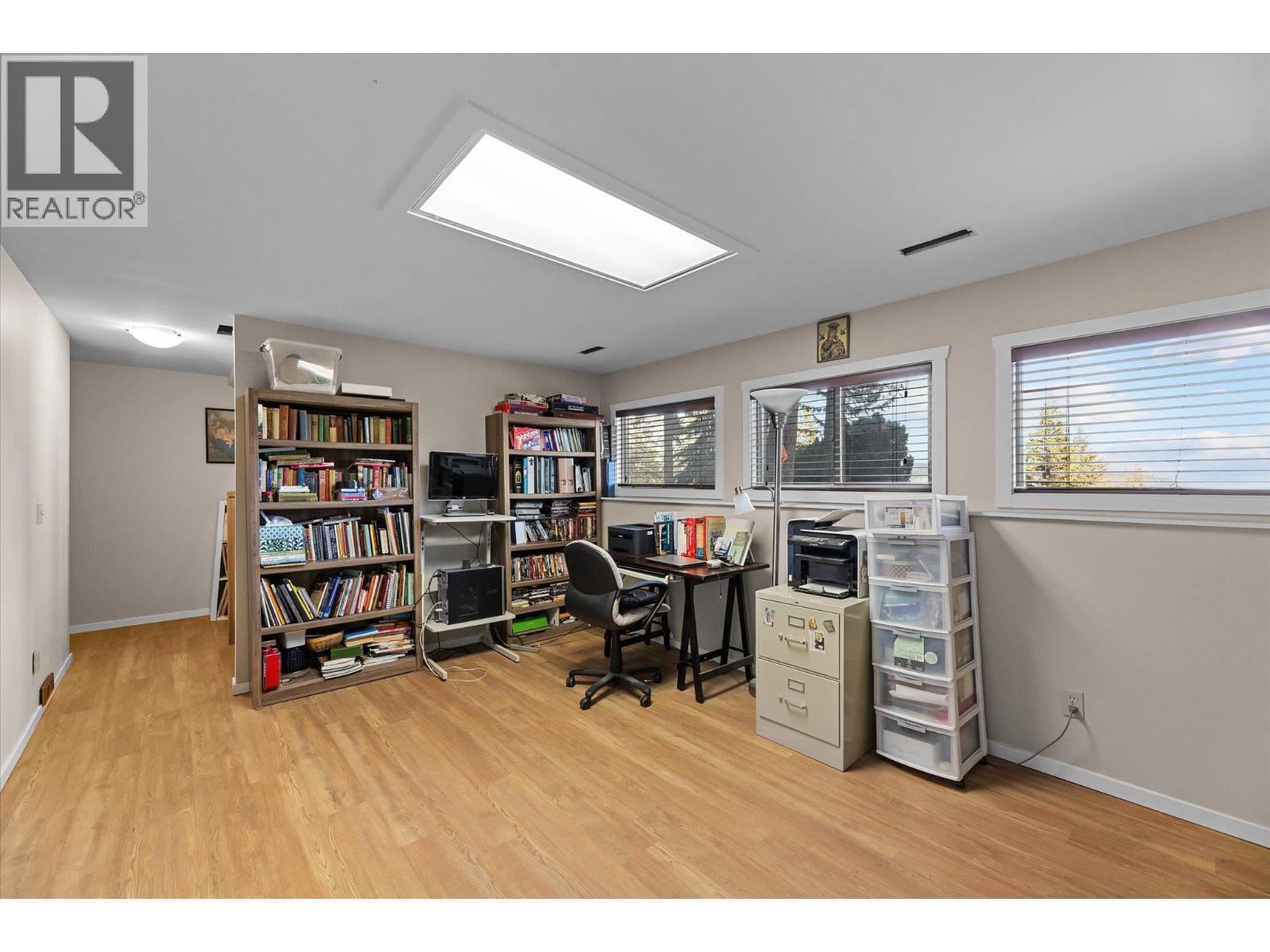 Picture for 1644 SCOTT  Crescent https://www.cirrealty.ca/reb/bc/3/10364713_32.jpg