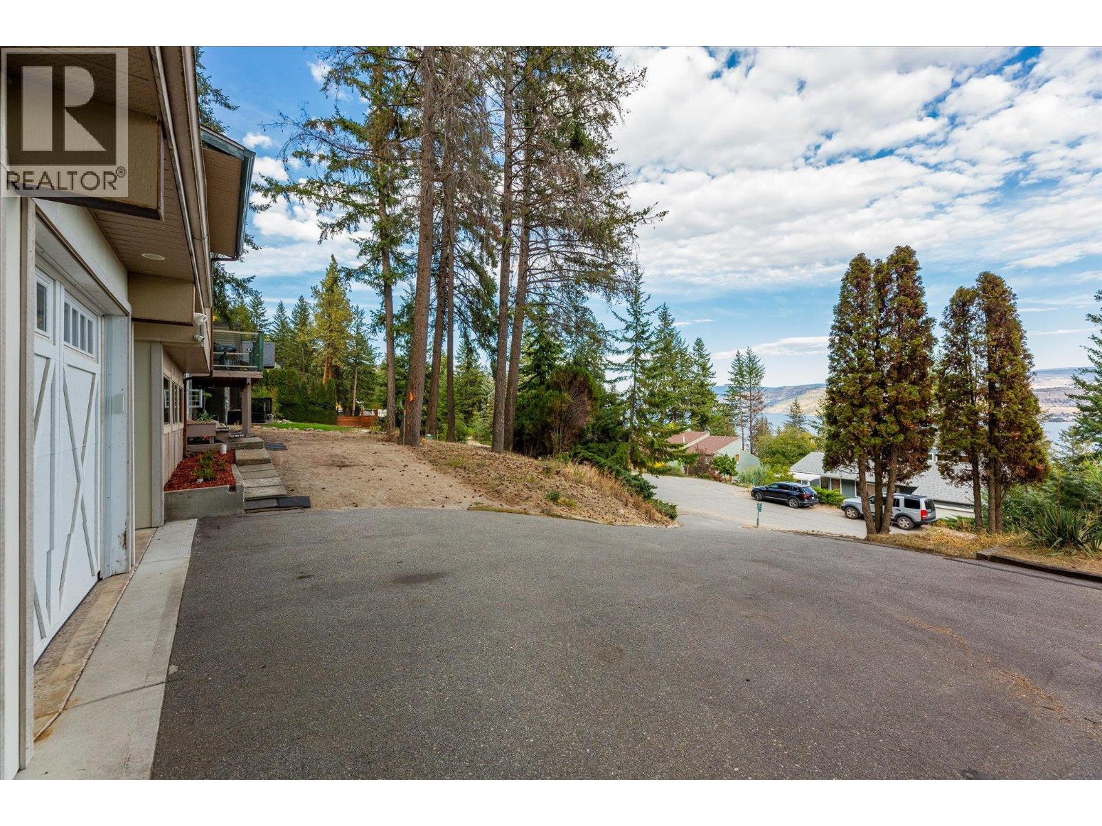 Picture for 1644 SCOTT  Crescent https://www.cirrealty.ca/reb/bc/3/10364713_35.jpg