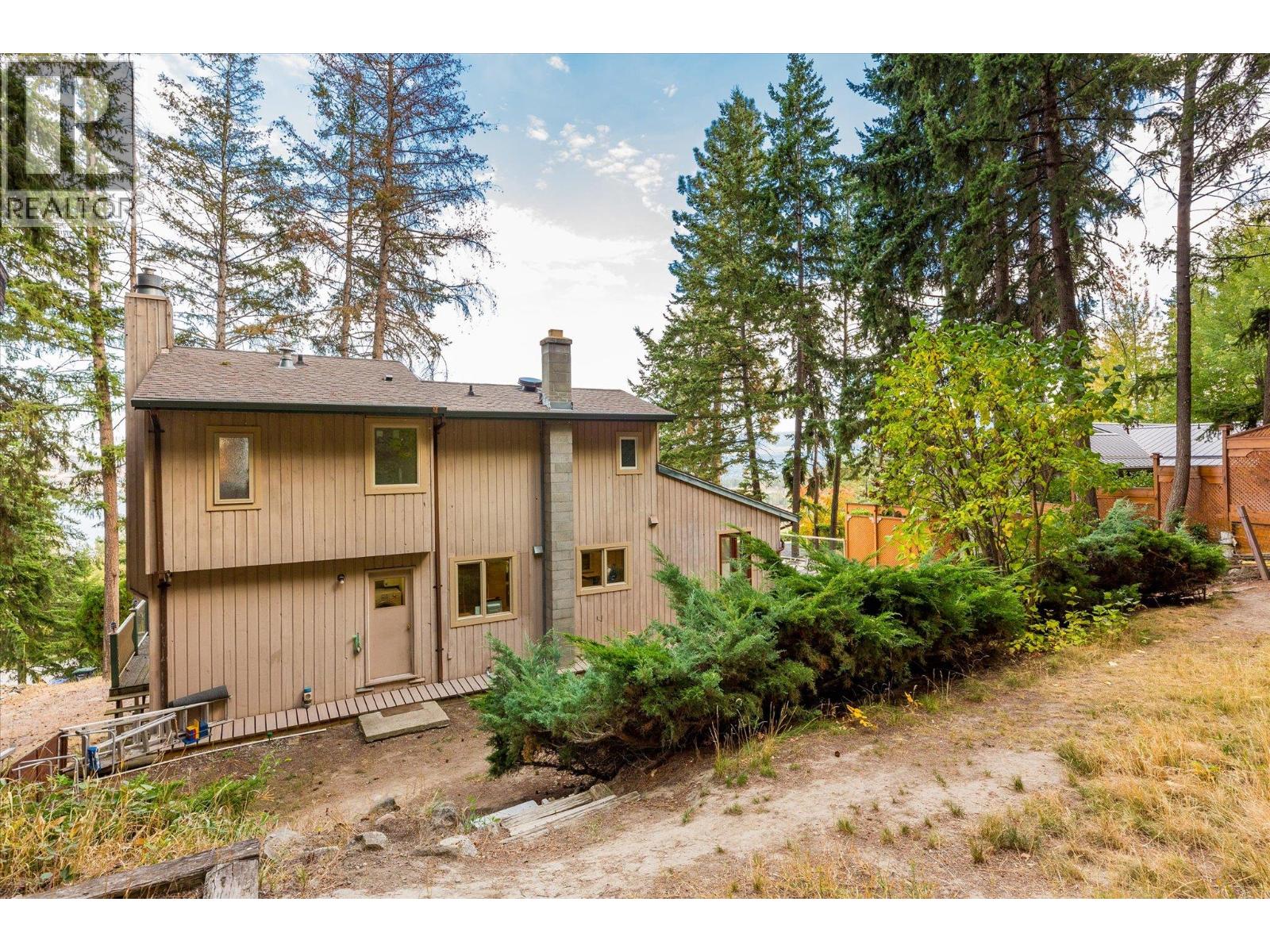 Picture for 1644 SCOTT  Crescent https://www.cirrealty.ca/reb/bc/3/10364713_36.jpg