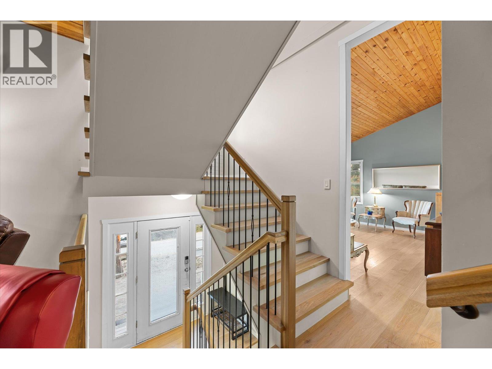 Picture for 1644 SCOTT  Crescent https://www.cirrealty.ca/reb/bc/3/10364713_4.jpg