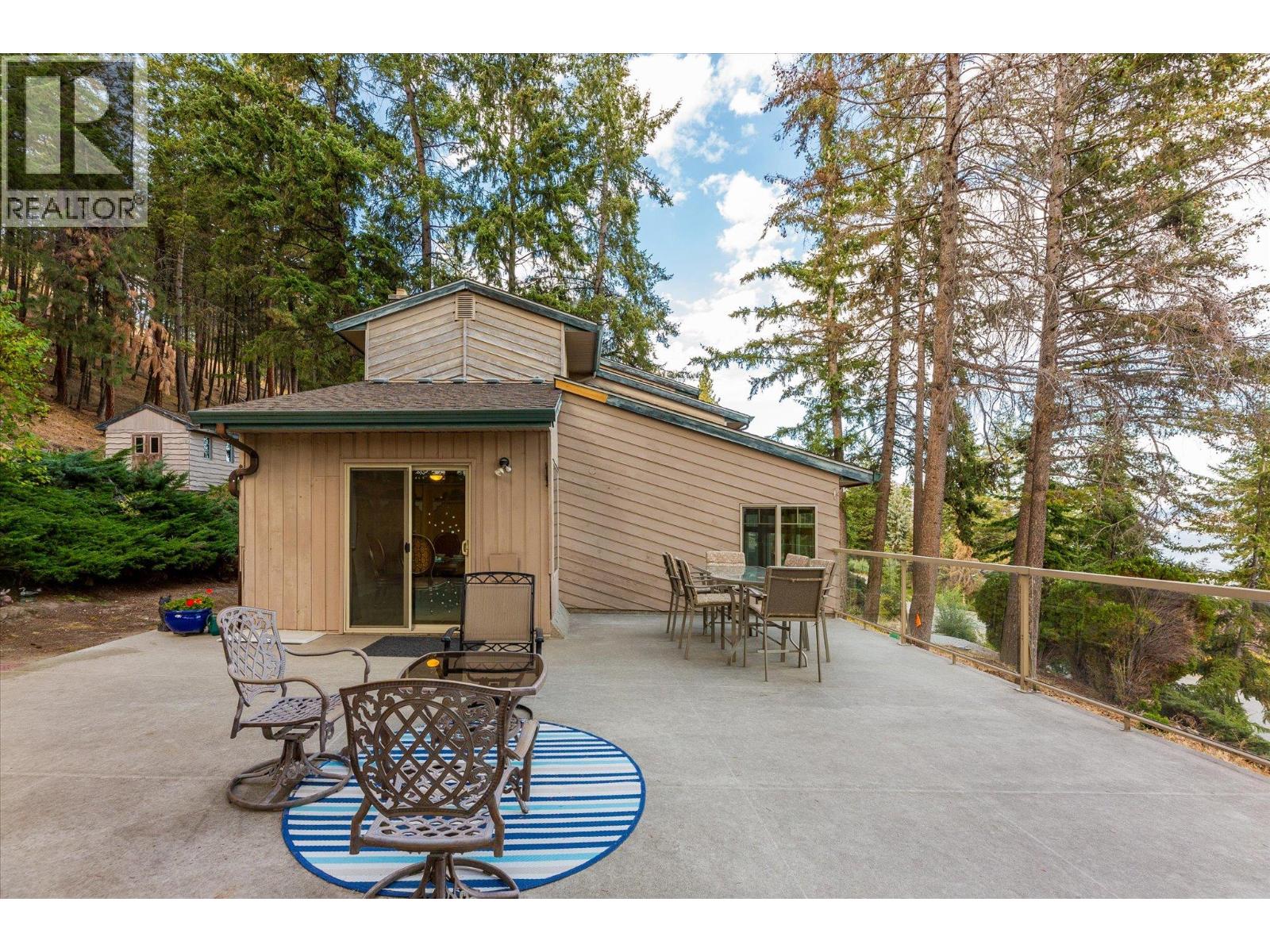 Picture for 1644 SCOTT  Crescent https://www.cirrealty.ca/reb/bc/3/10364713_43.jpg
