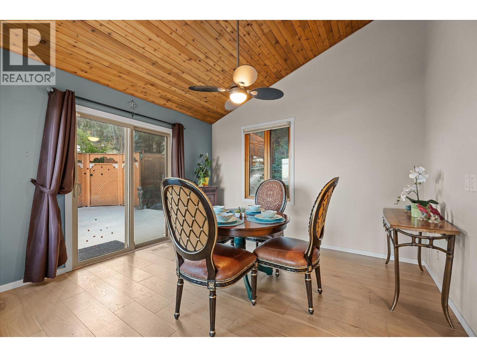 Picture for 1644 SCOTT  Crescent https://www.cirrealty.ca/reb/bc/3/10364713_8.jpg