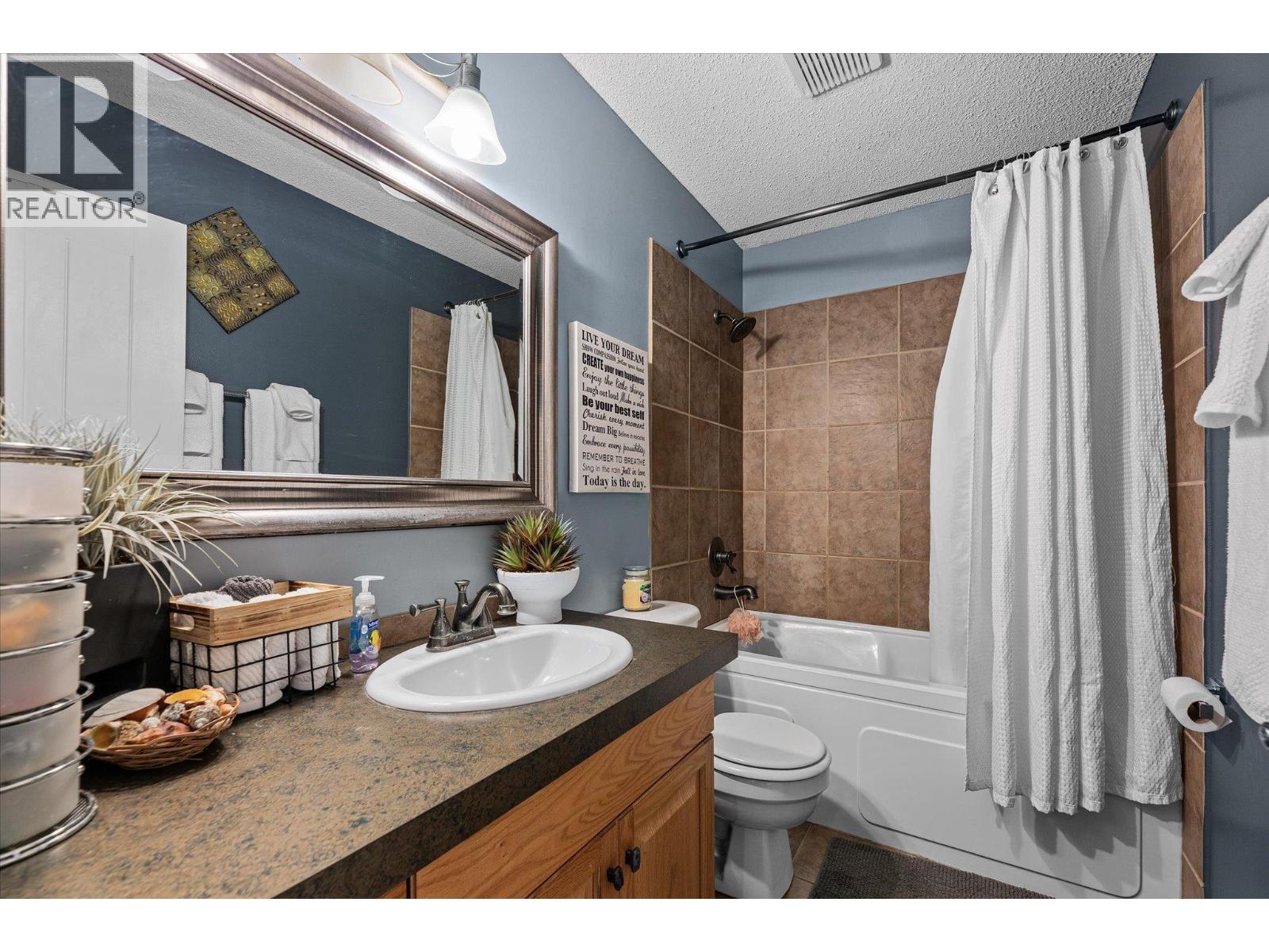 Picture for 1234 Oswell  Drive https://www.cirrealty.ca/reb/bc/3/10364833_17.jpg